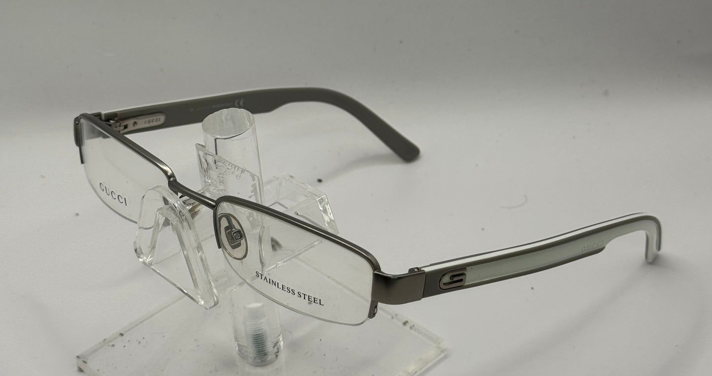 Gucci 1843 Eyeglasses in color Gsu00