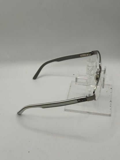 Gucci 1843 Eyeglasses in color Gsu00