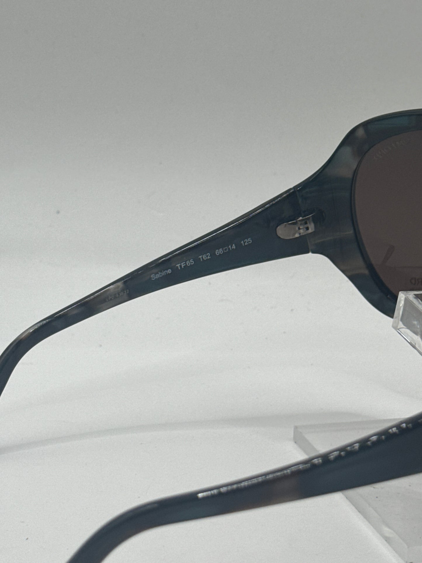 Tom Ford Sabine Tf65 Sunglasses in color T62