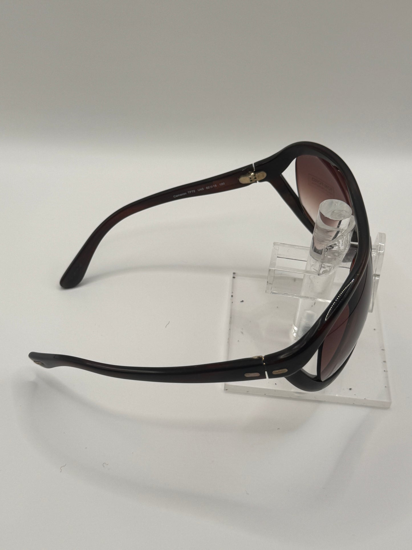 Tom Ford Cameron Tf72 Sunglasses in color U43
