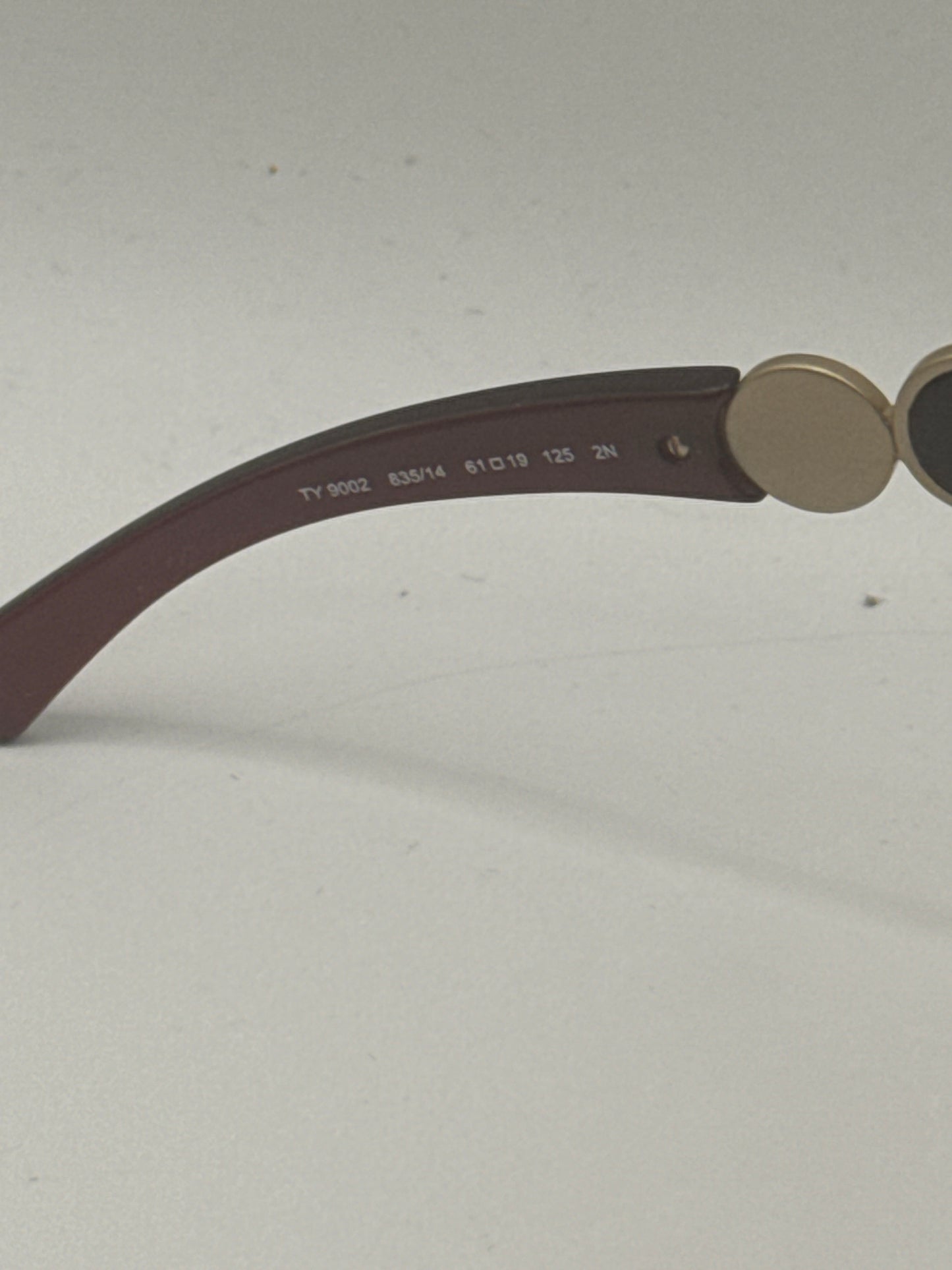 Tory Burch 9002 Sunglasses in color 83514