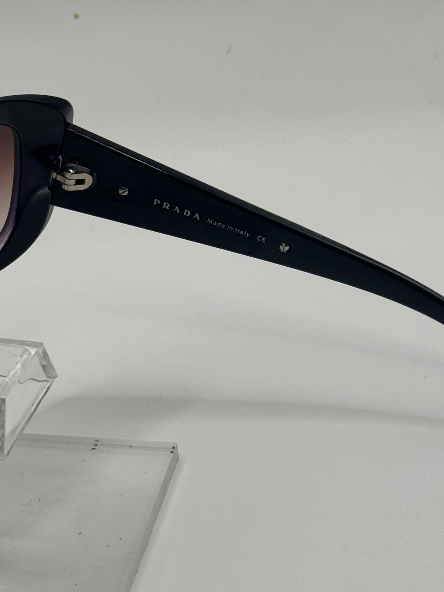 Prada Spr04l Sunglasses in color 7zo4v1