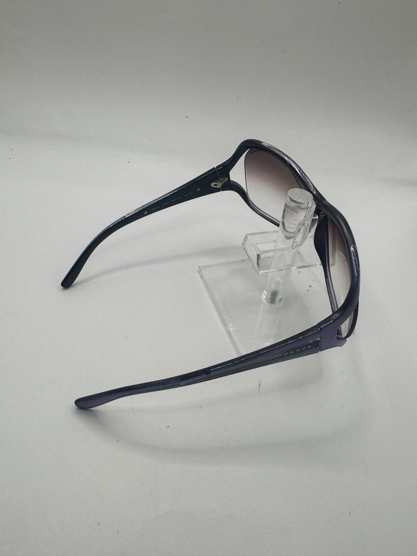 Prada Spr05l Sunglasses in color 7zo4v1