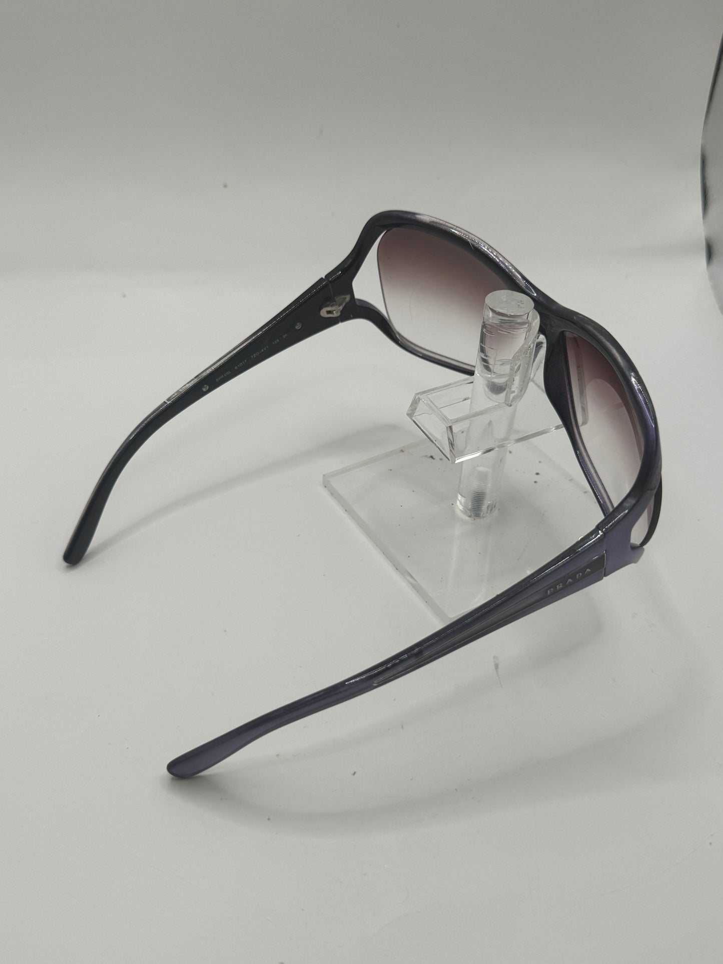 Prada Spr05l Sunglasses in color 7zo4v1