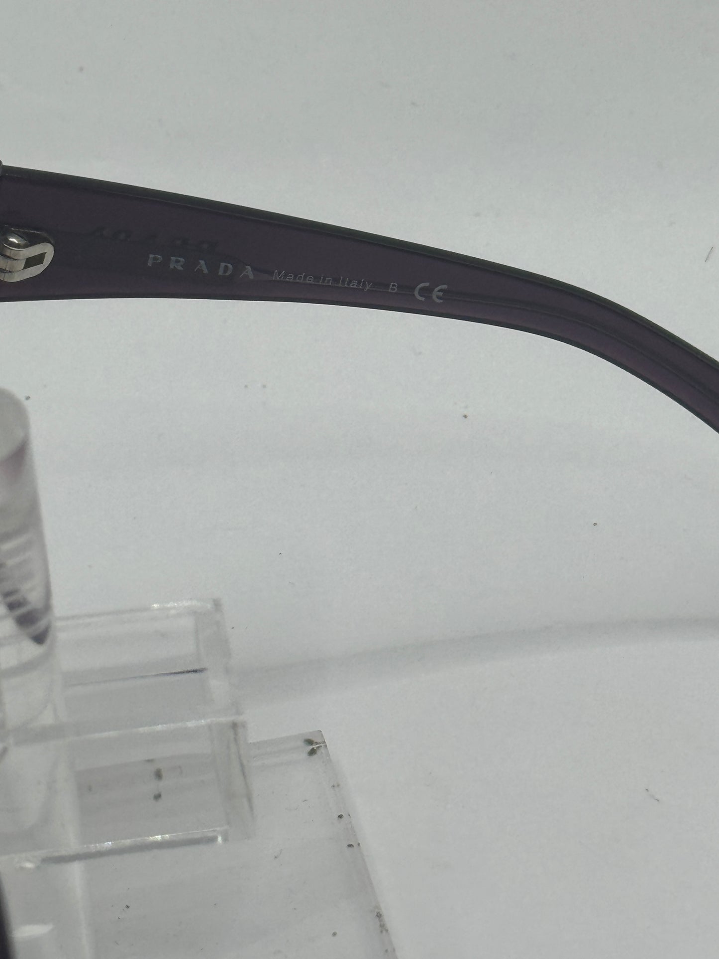 Prada Spr20l Sunglasses in color 7wr4v1