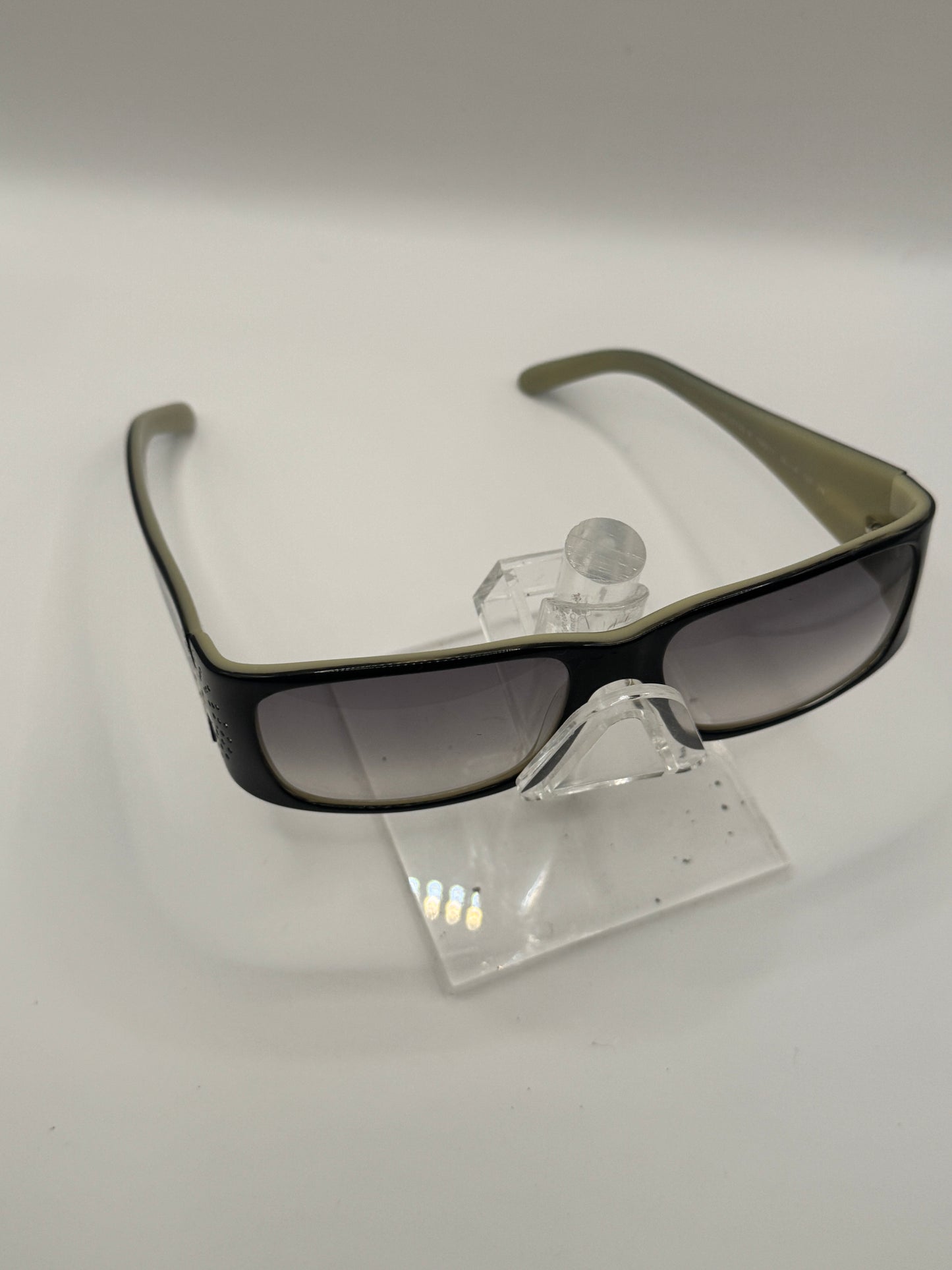 Vogue 2515b Sunglasses in color 158211