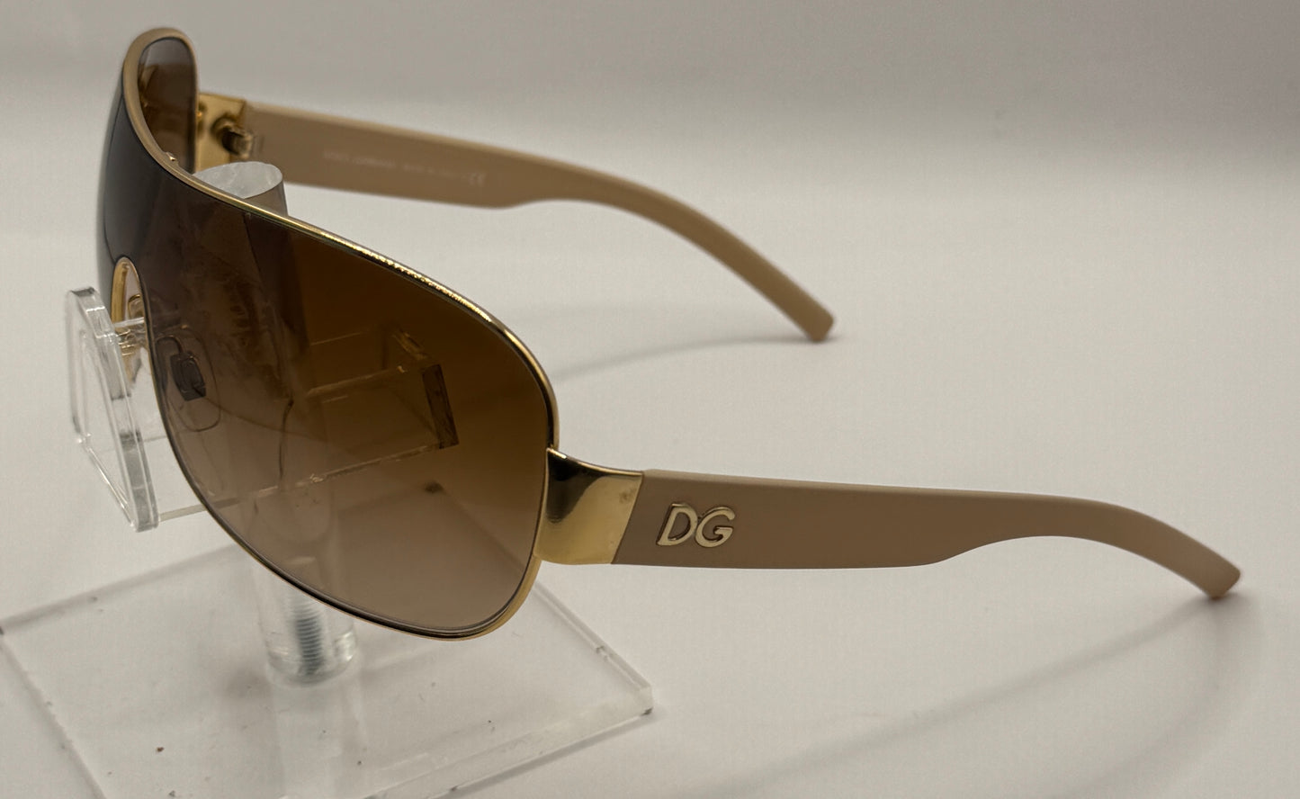 Dolce Gabbana 2039 Sunglasses in color 18913