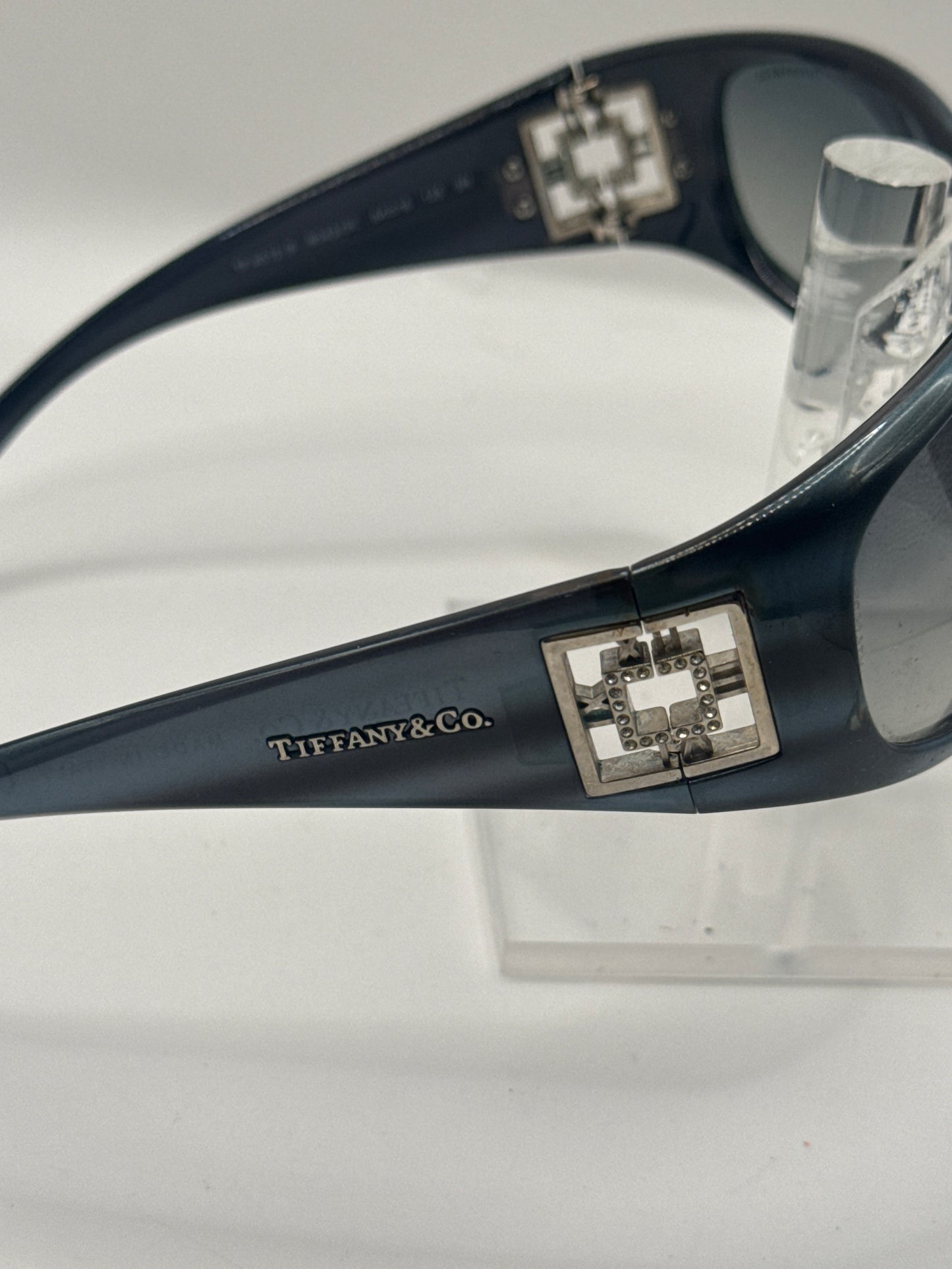 Tiffany 4012b Sunglasses in color 80433c