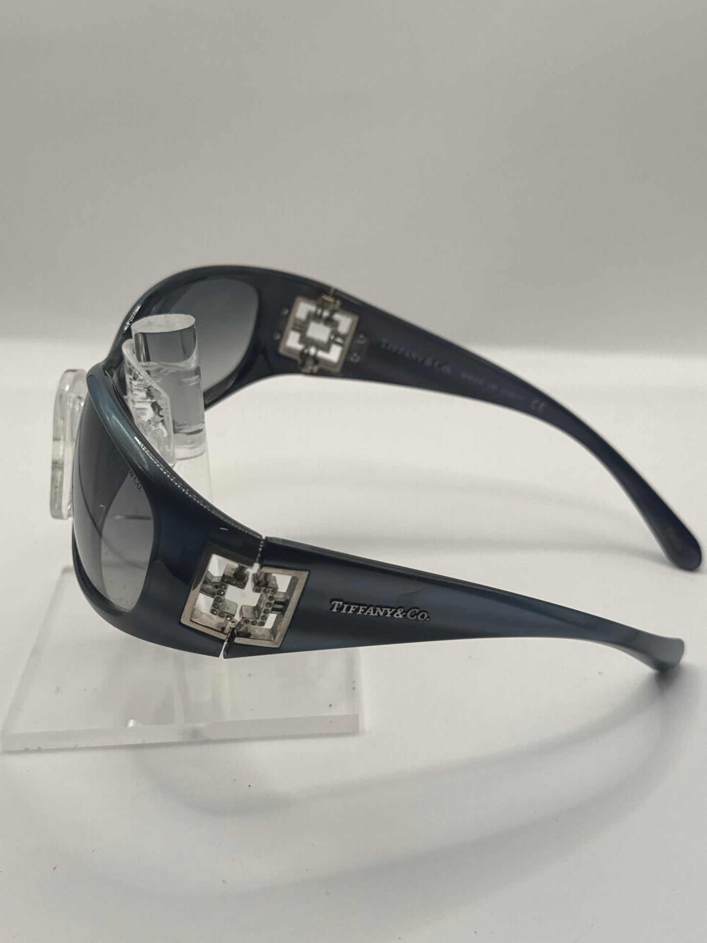 Tiffany 4012b Sunglasses in color 80433c