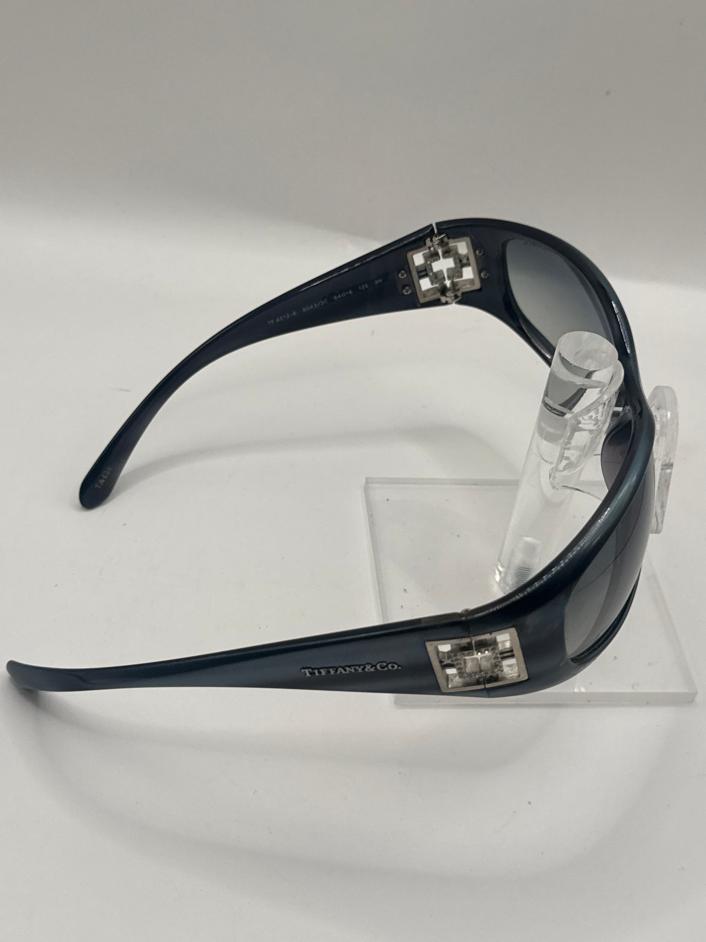 Tiffany 4012b Sunglasses in color 80433c