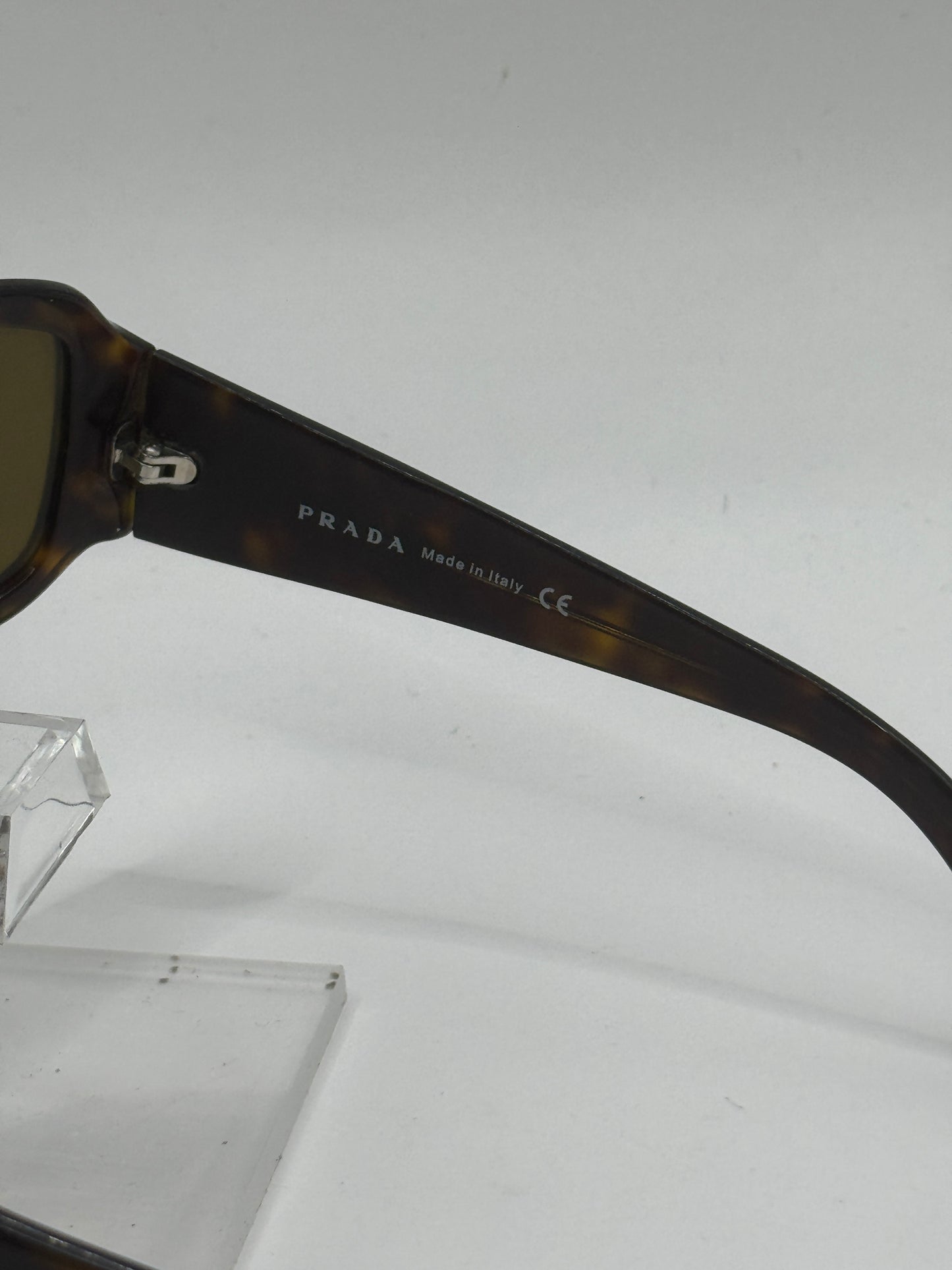 Prada Spr12h Sunglasses in color 2au2p1
