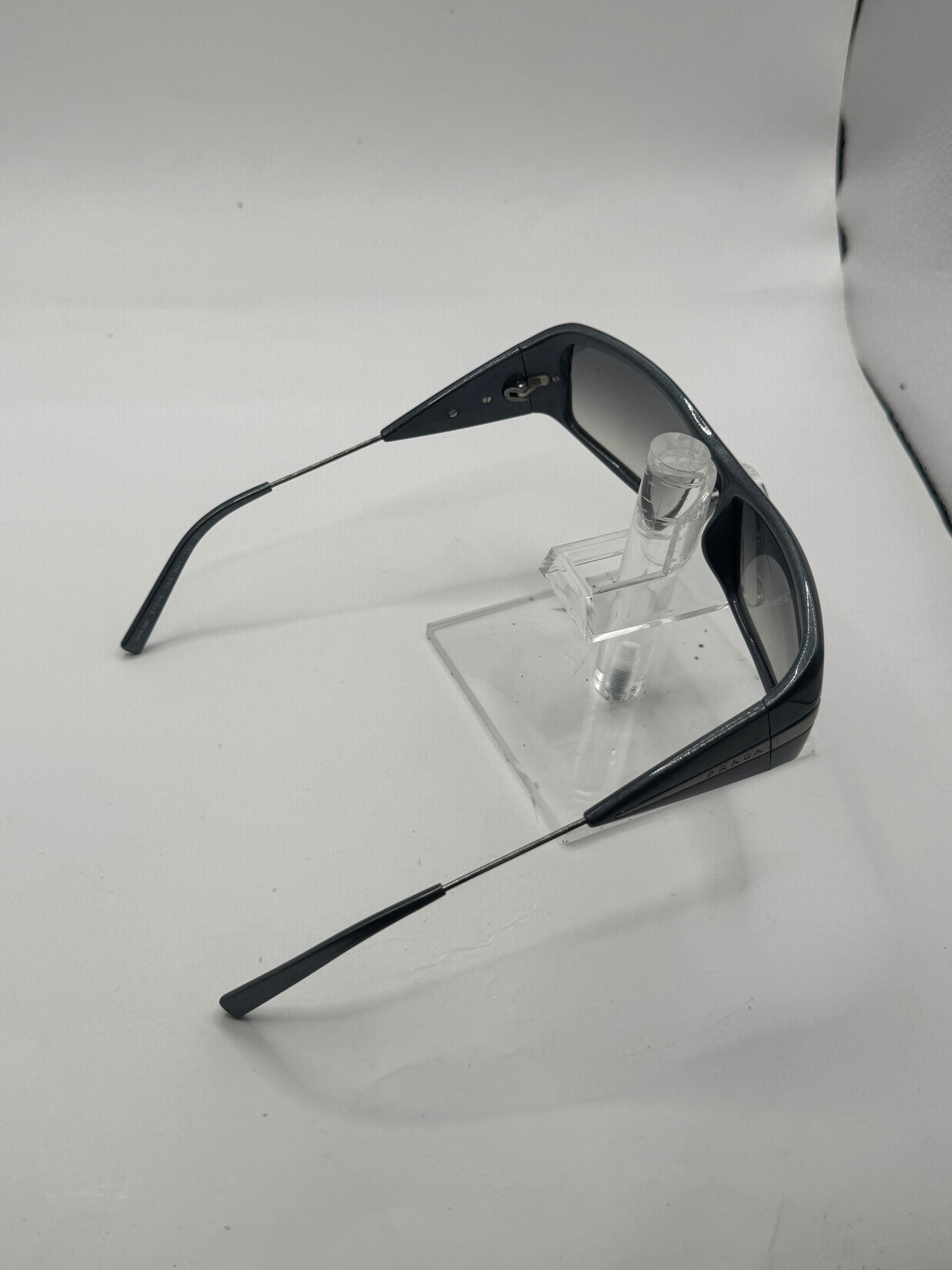 Prada Spr08i Sunglasses in color 1aa3m1