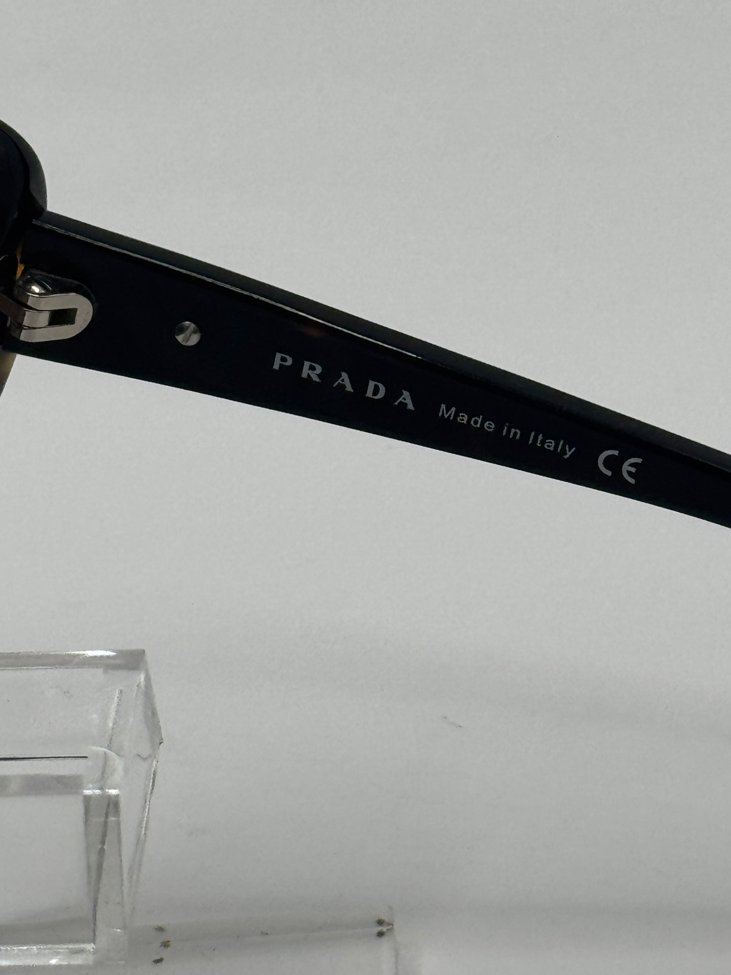 Prada Spr18l Sunglasses in color 2au8c1