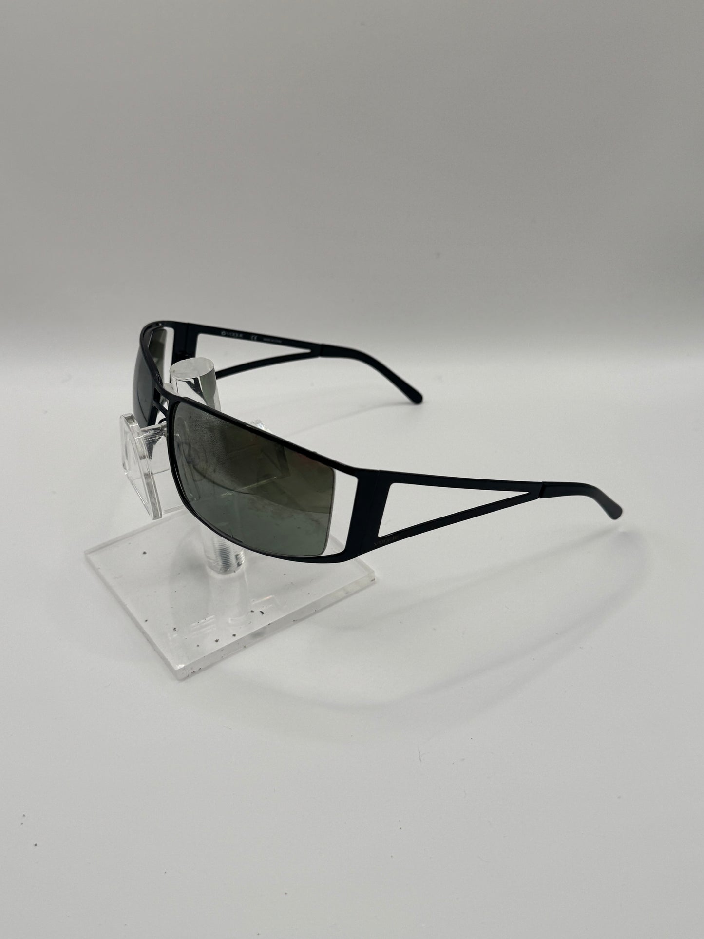Vogue 3544 Sunglasses in color 3527g
