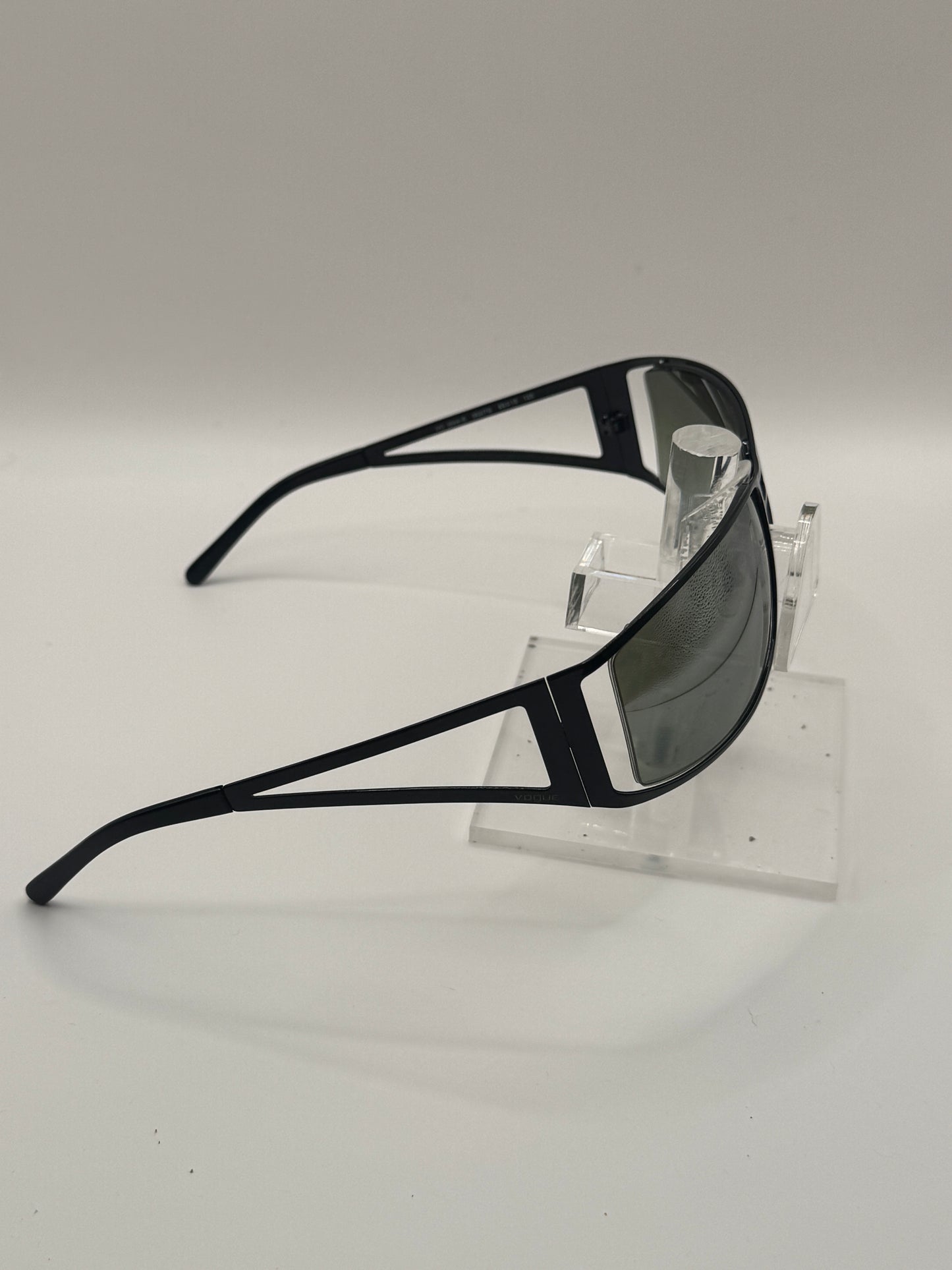 Vogue 3544 Sunglasses in color 3527g