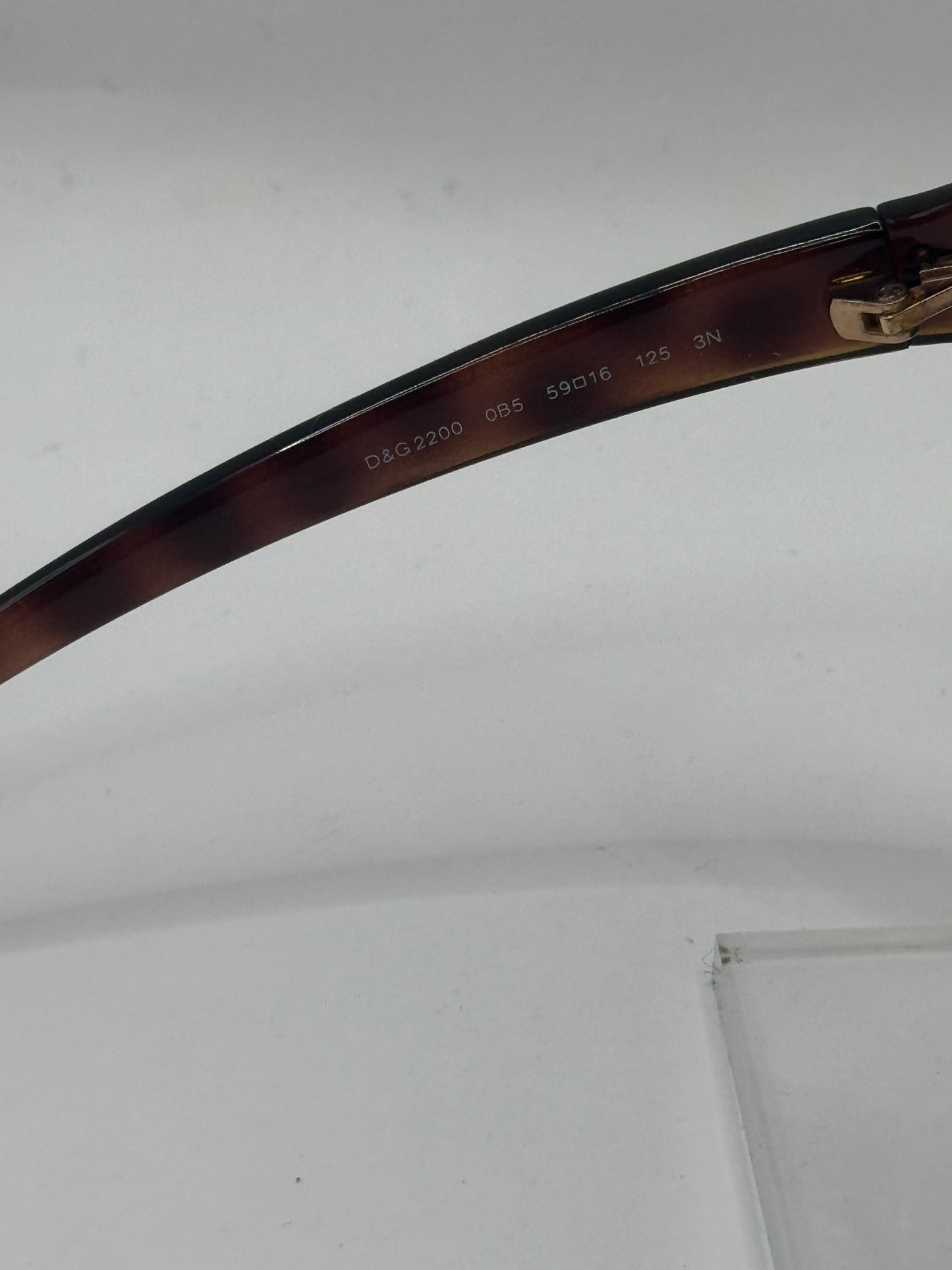 D&g 2200 Sunglasses in color 0b5