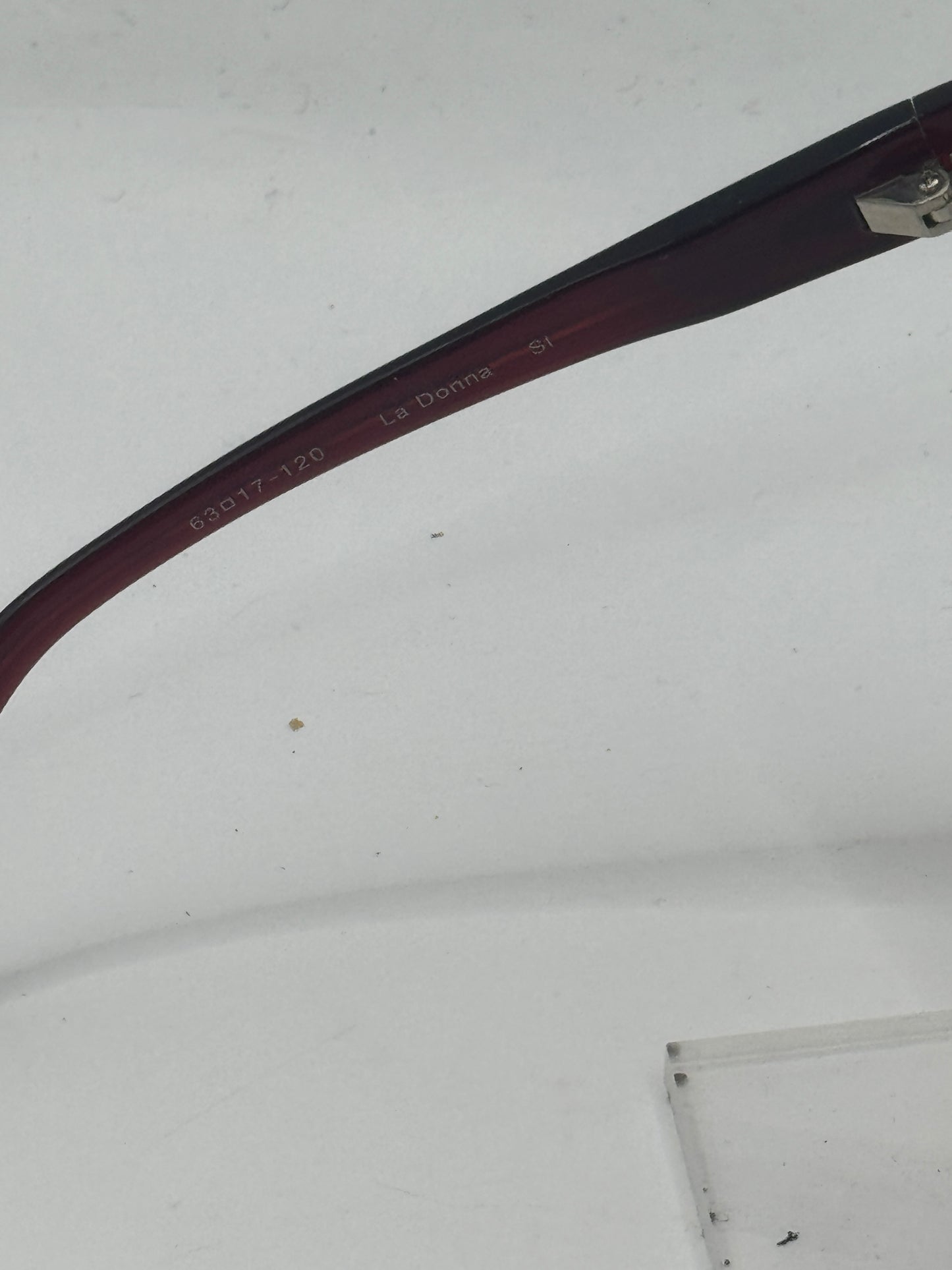 Oliver Peoples La Donna Sunglasses in color Si