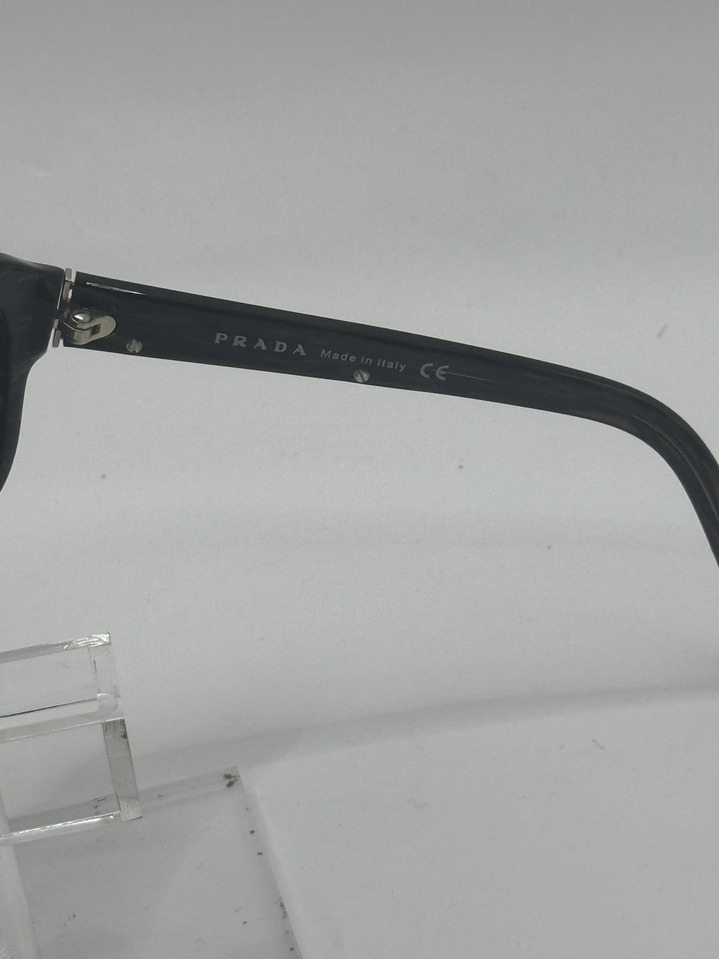 Prada Spr02i Sunglasses in color 8aw1a1