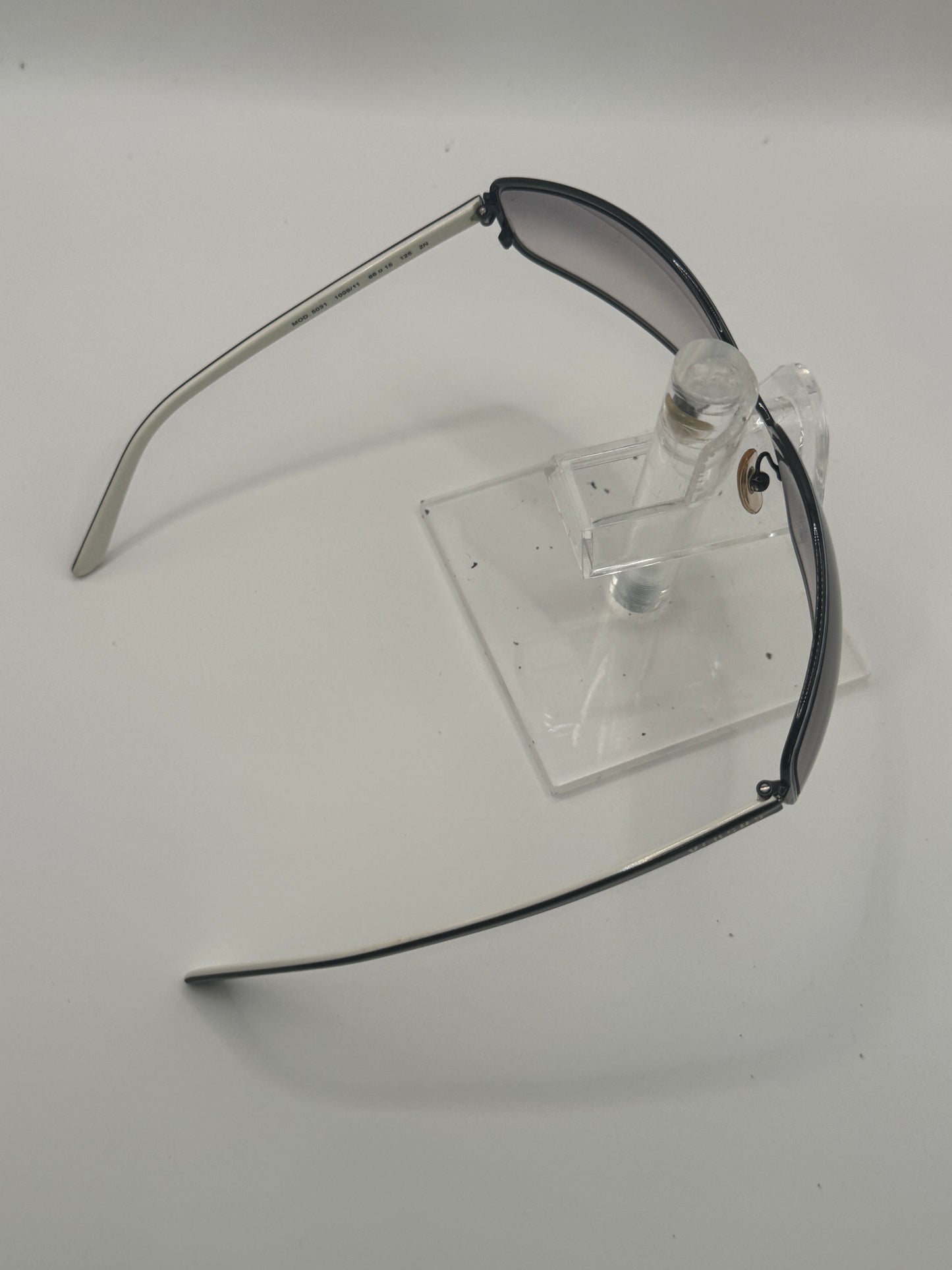 Versus 5031 Sunglasses in color 100911
