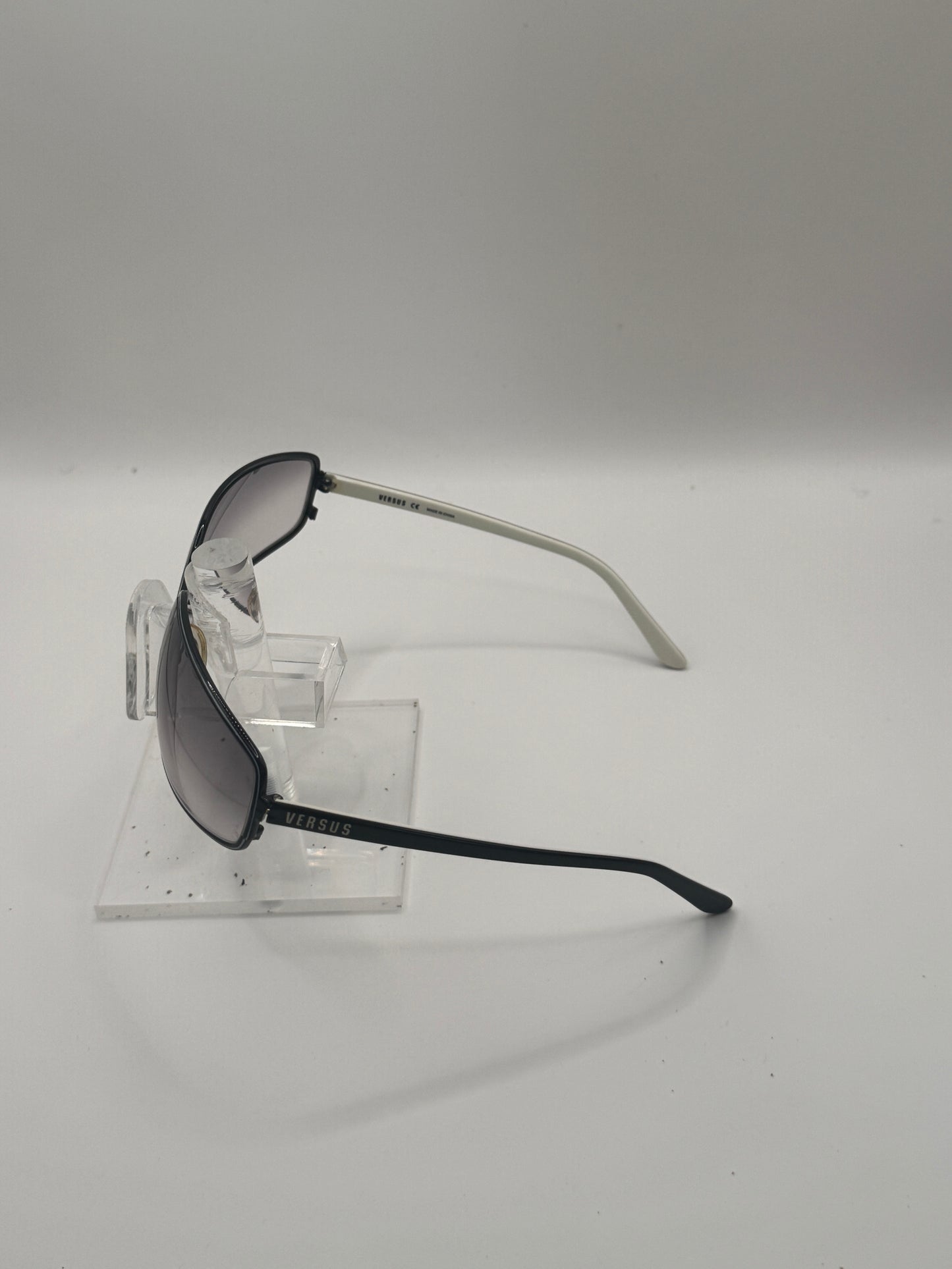 Versus 5031 Sunglasses in color 100911