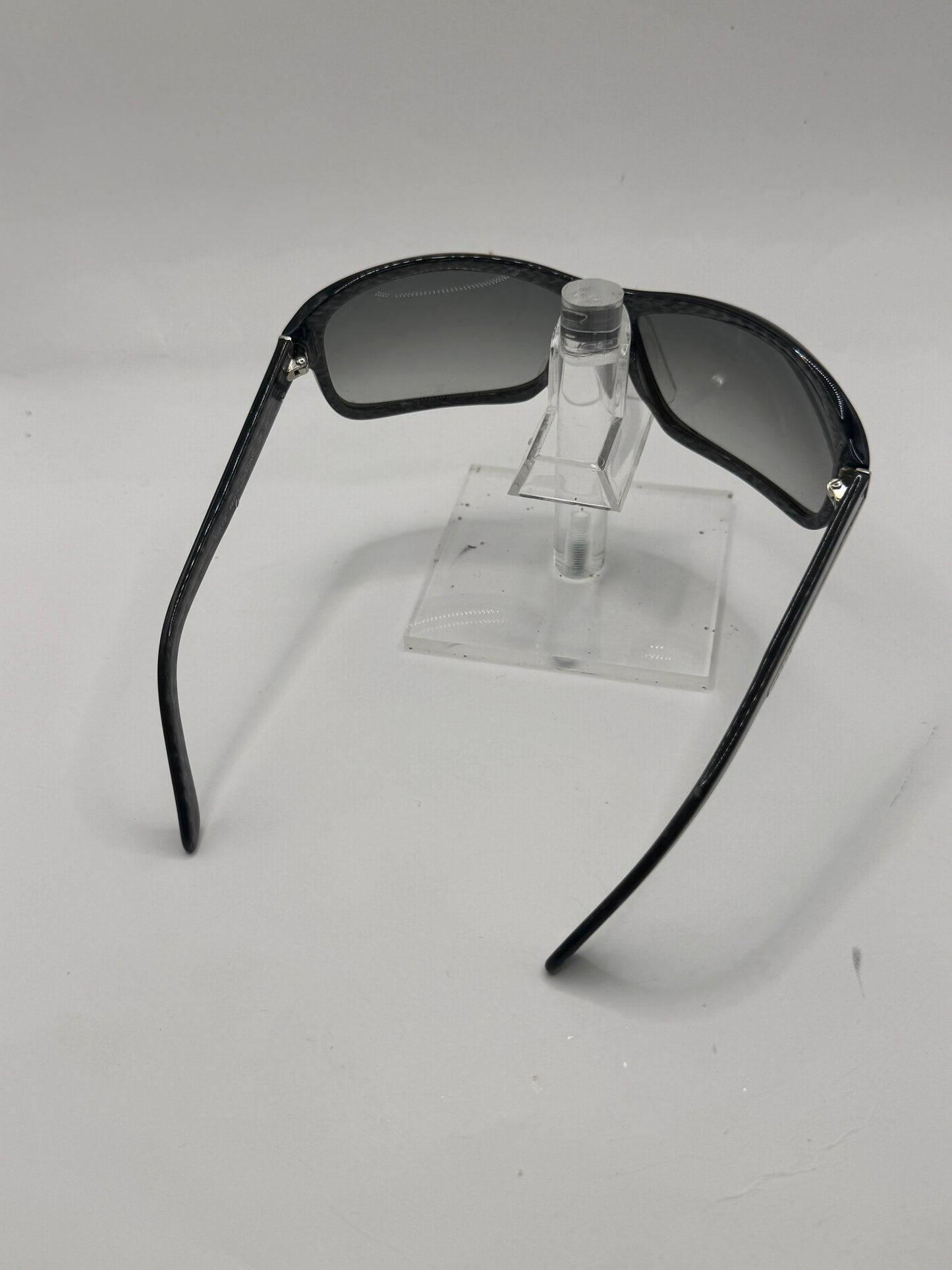 Prada Spr02i Sunglasses in color 7ns3m1