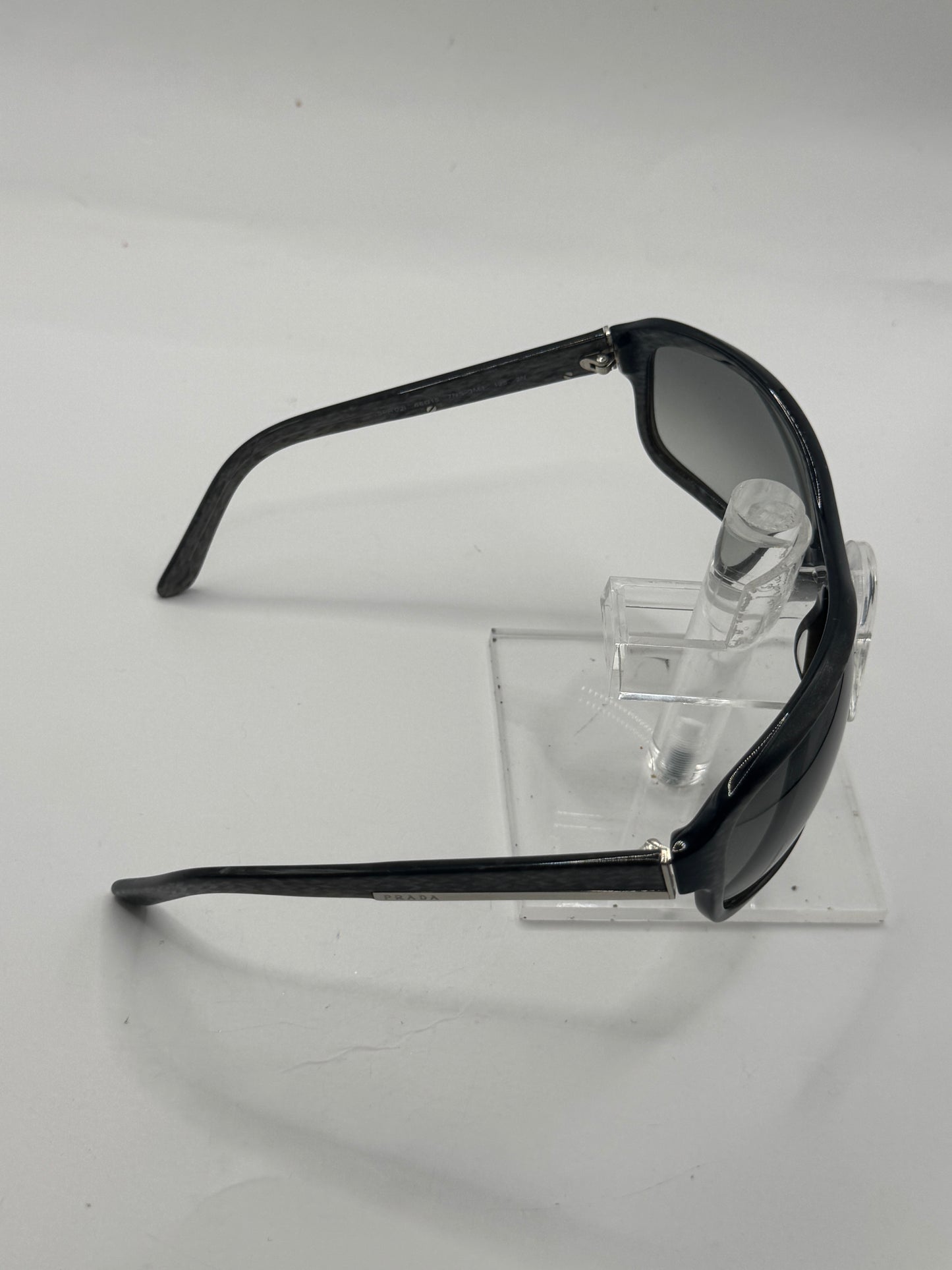 Prada Spr02i Sunglasses in color 7ns3m1