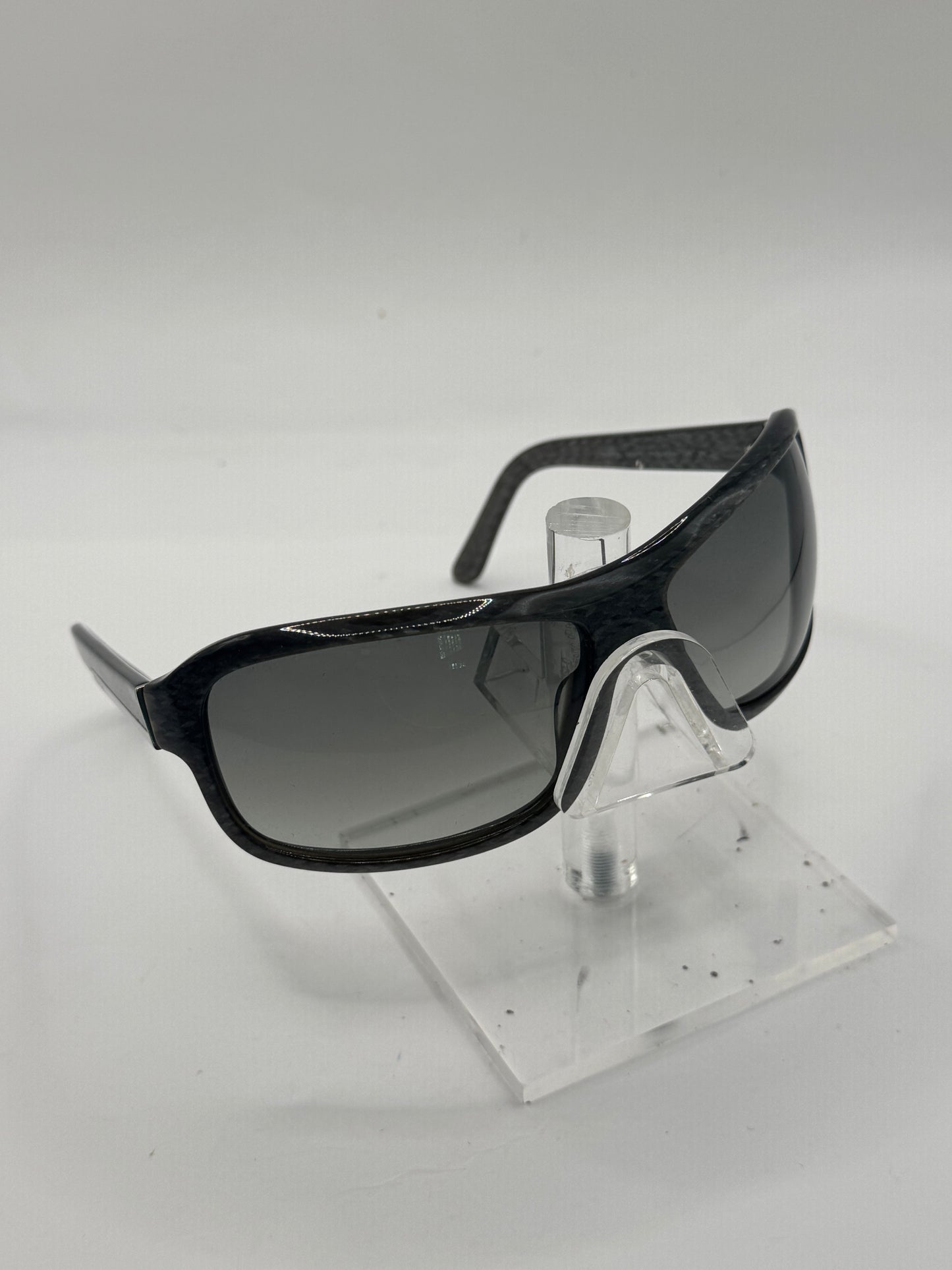 Prada Spr02i Sunglasses in color 7ns3m1