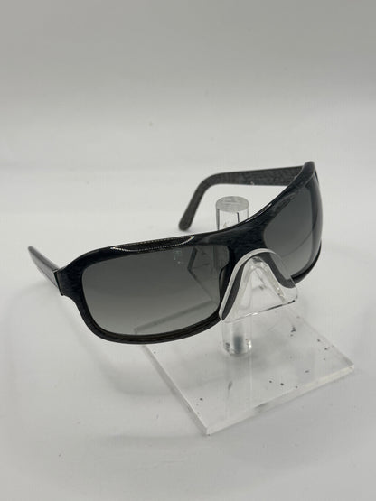Prada Spr02i Sunglasses in color 7ns3m1