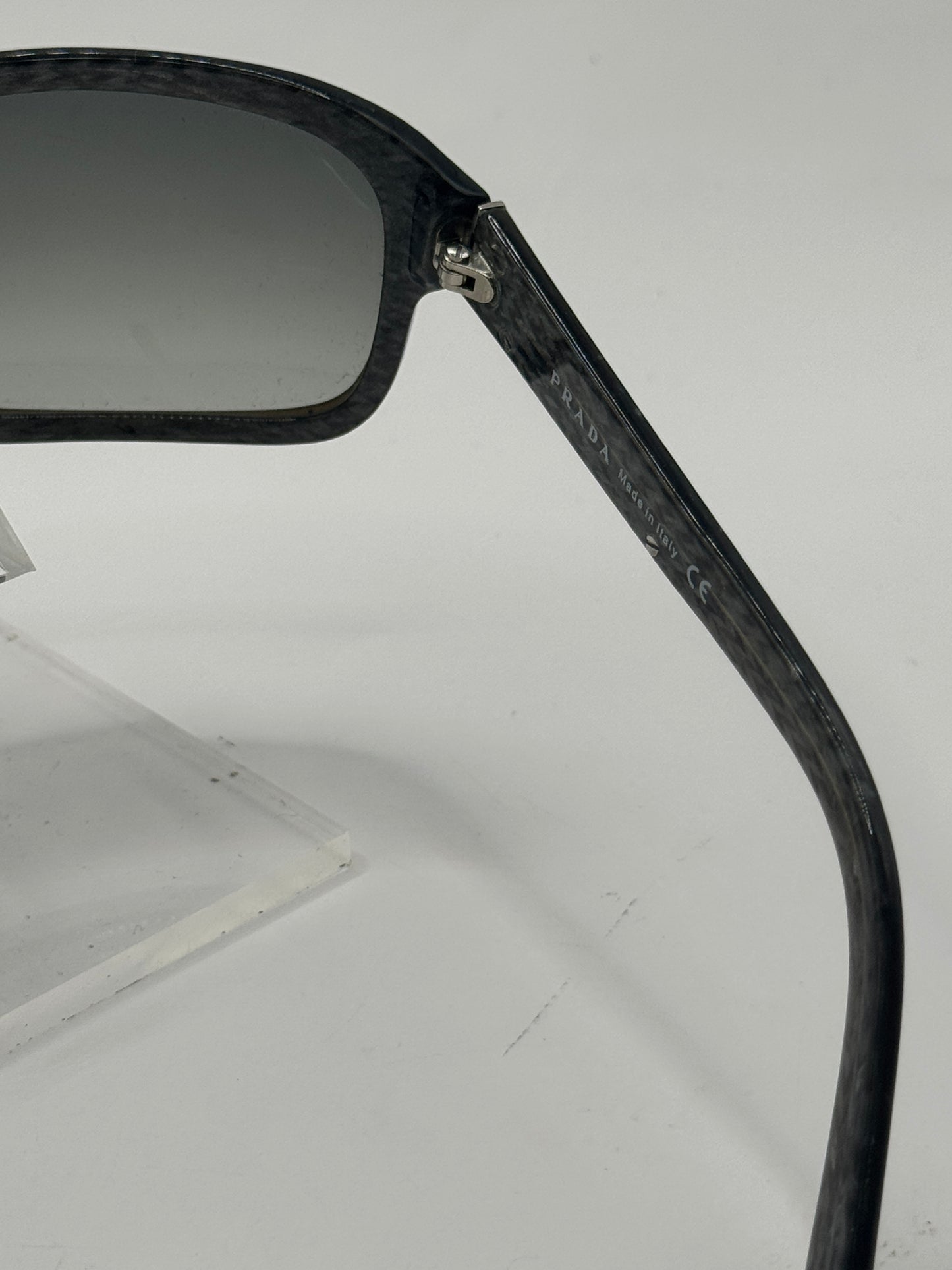 Prada Spr02i Sunglasses in color 7ns3m1