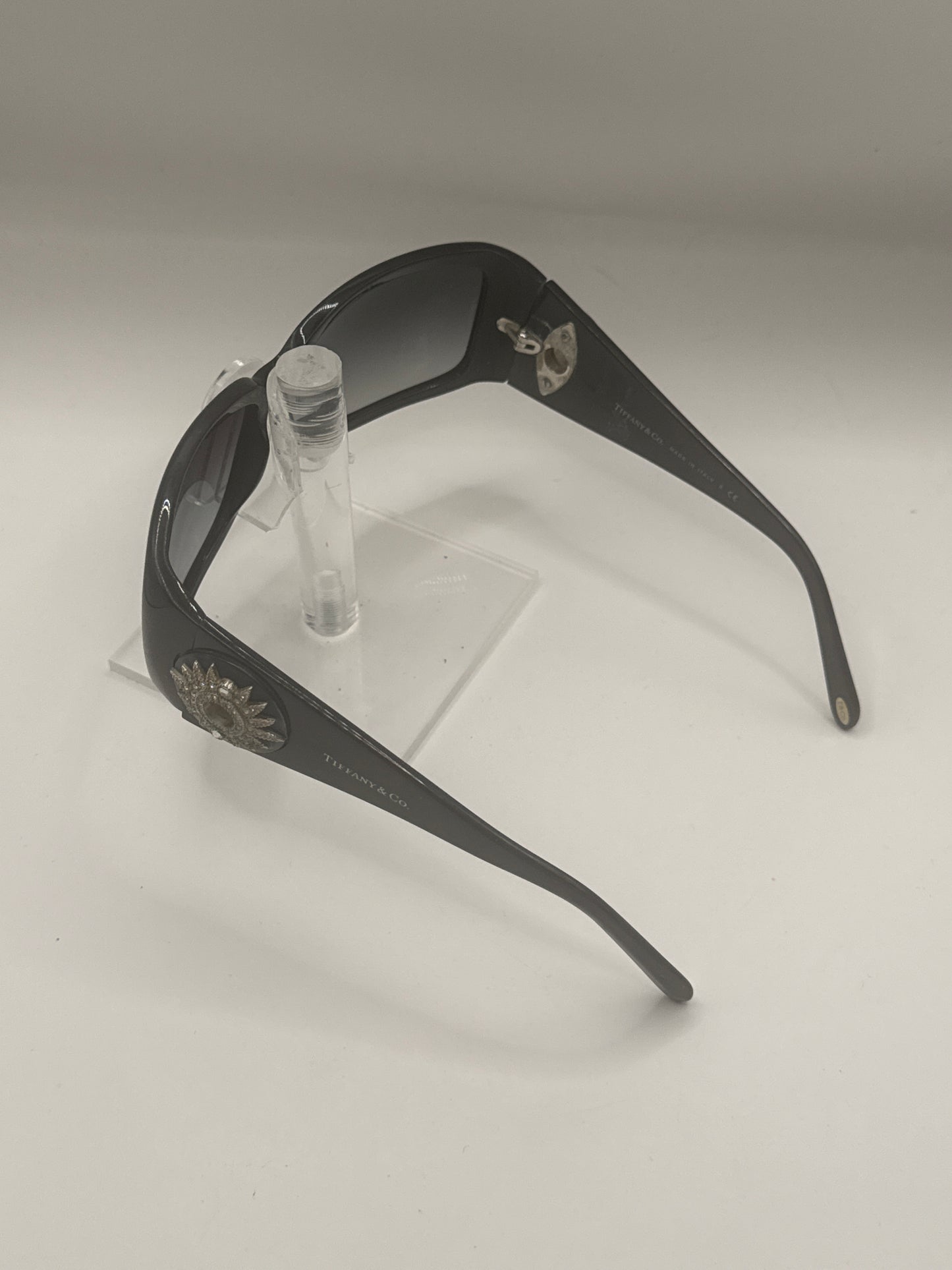 Tiffany 4017b Sunglasses in color 80013c