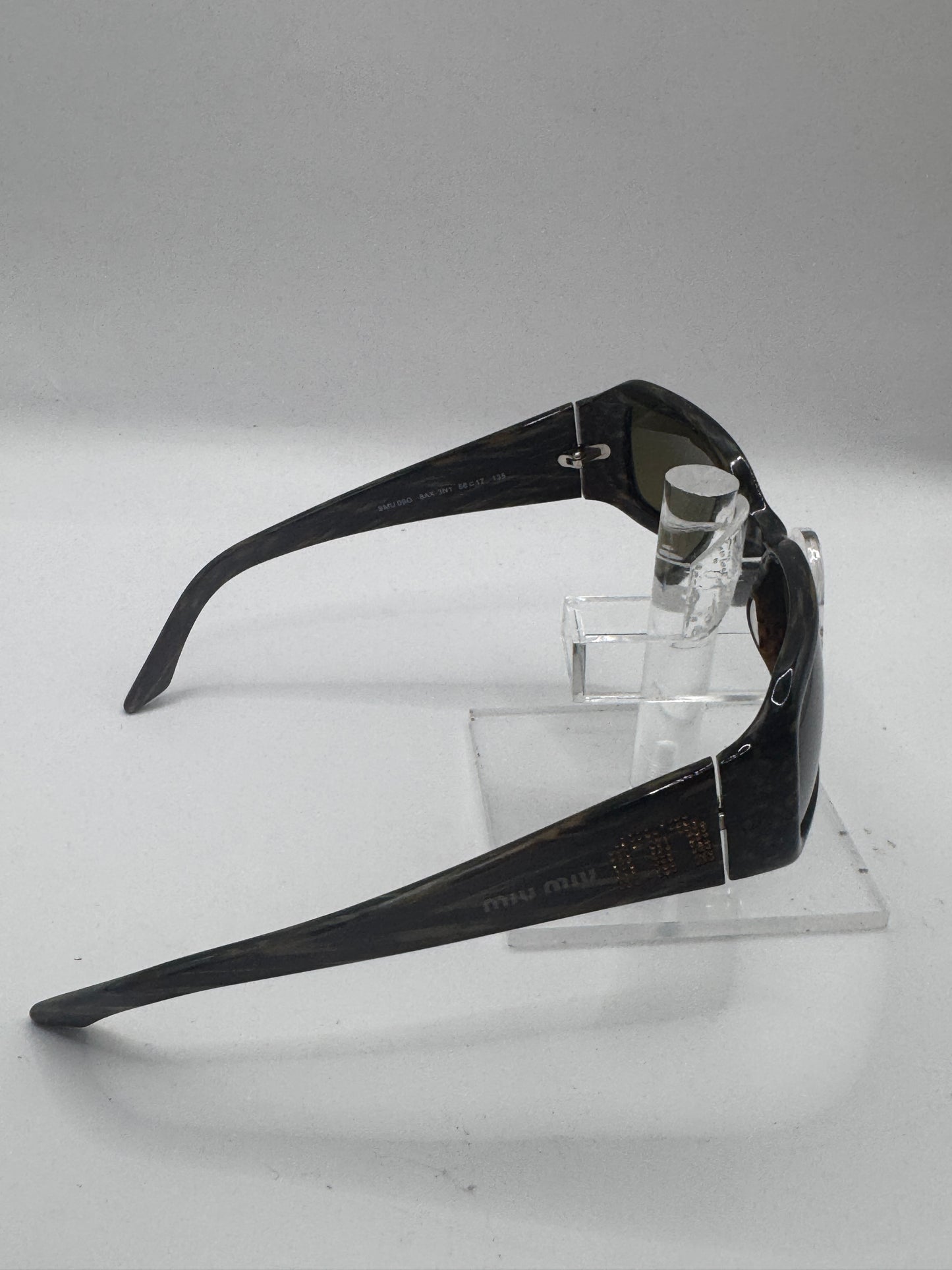 Miu Miu 09g Sunglasses in color 8ax3n1