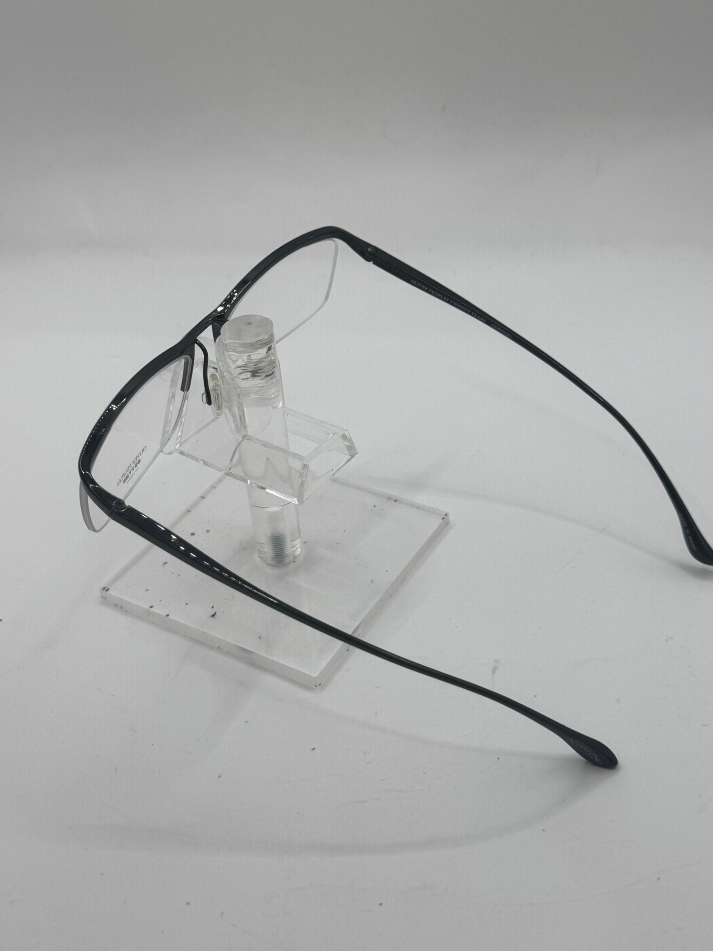 Oliver Peoples Damion Eyeglasses in color Bk
