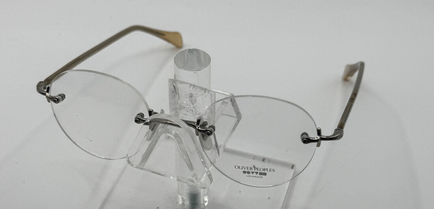 Oliver Peoples Op-679 Eyeglasses in color Silvercrystalslb