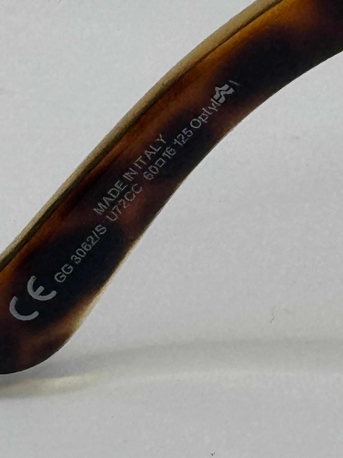 Gucci 3062 Sunglasses in color U72cc