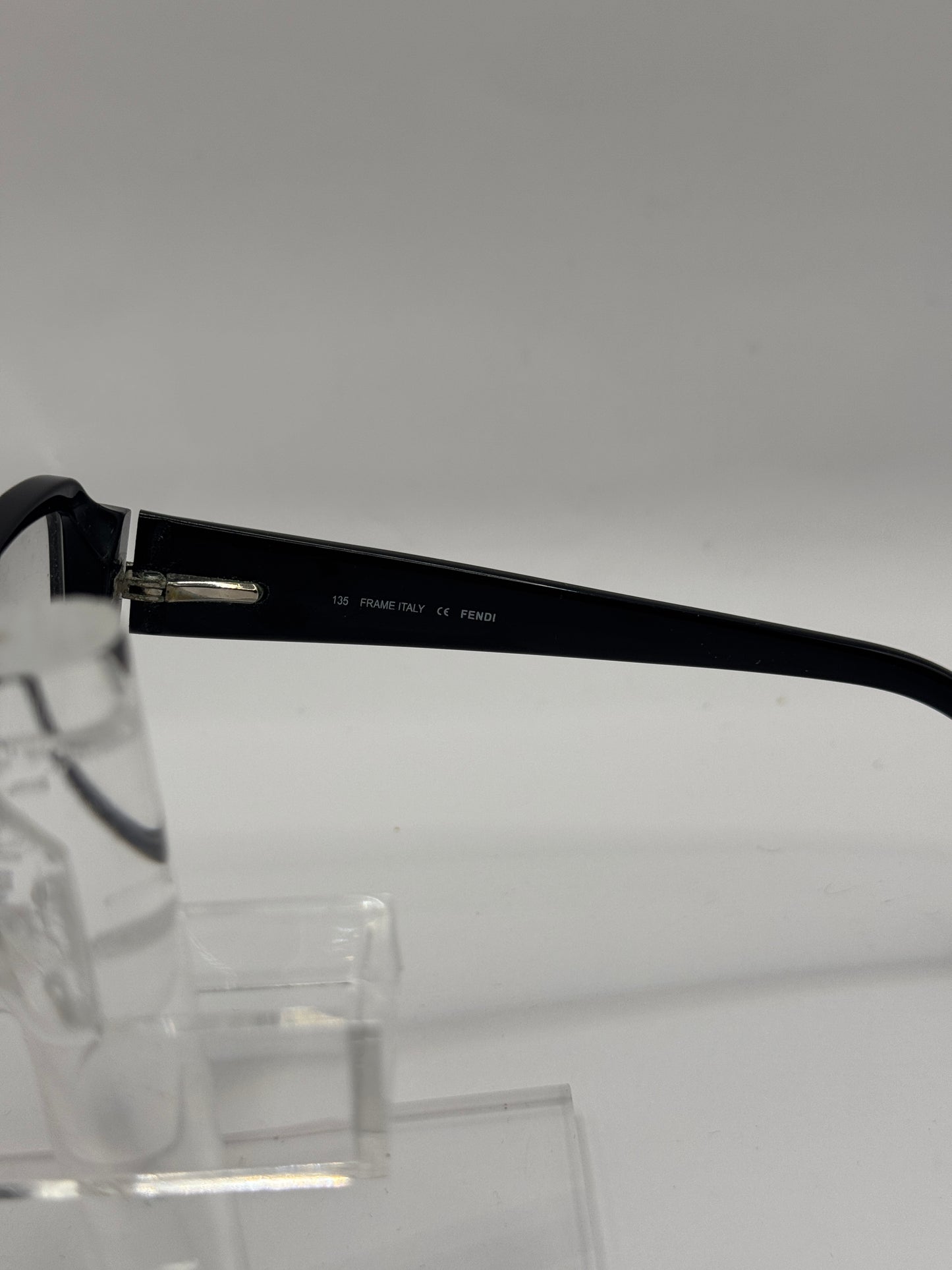 Fendi 684 Eyeglasses in color 001