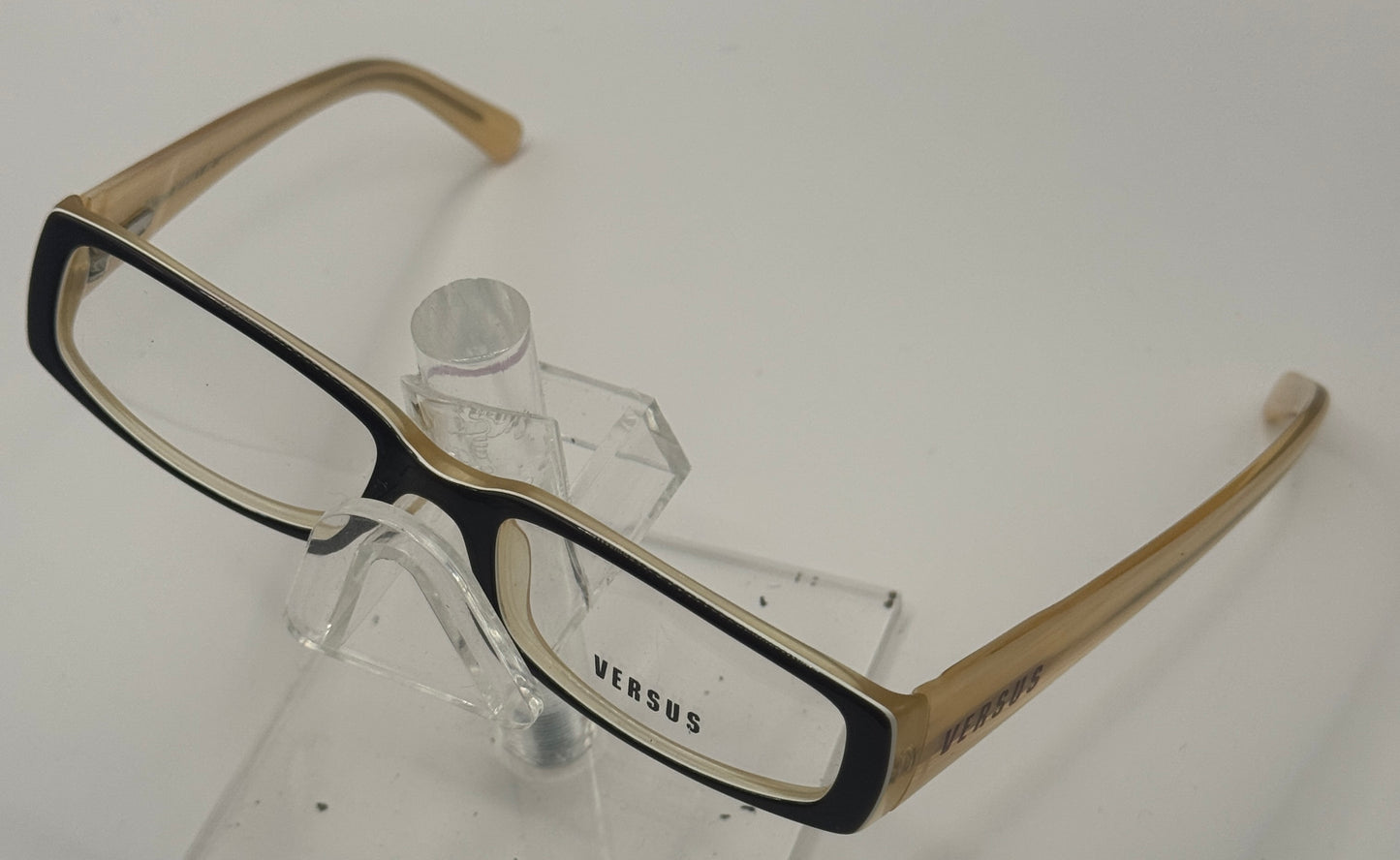Versus 8065 Eyeglasses in color 601