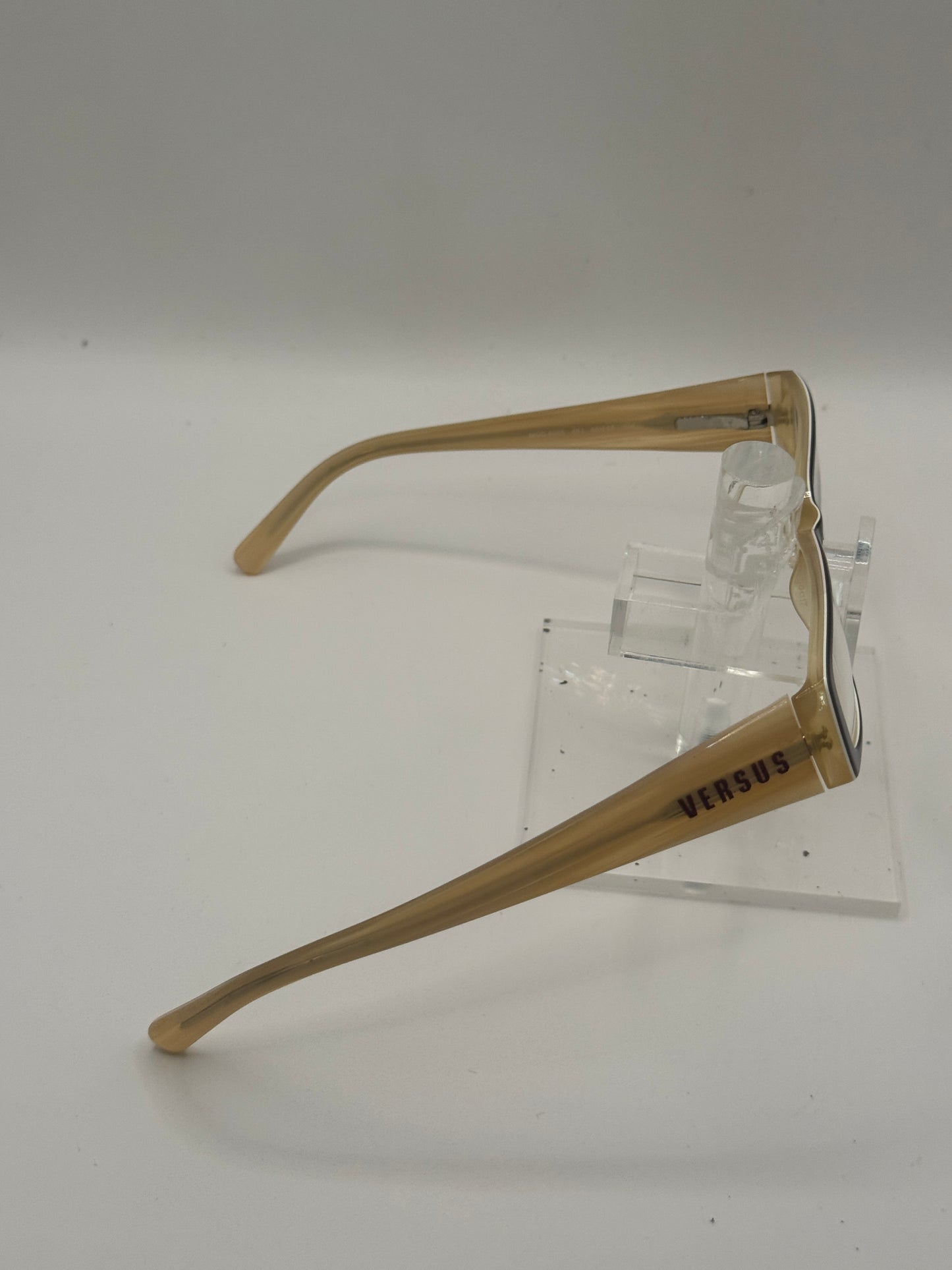 Versus 8065 Eyeglasses in color 601