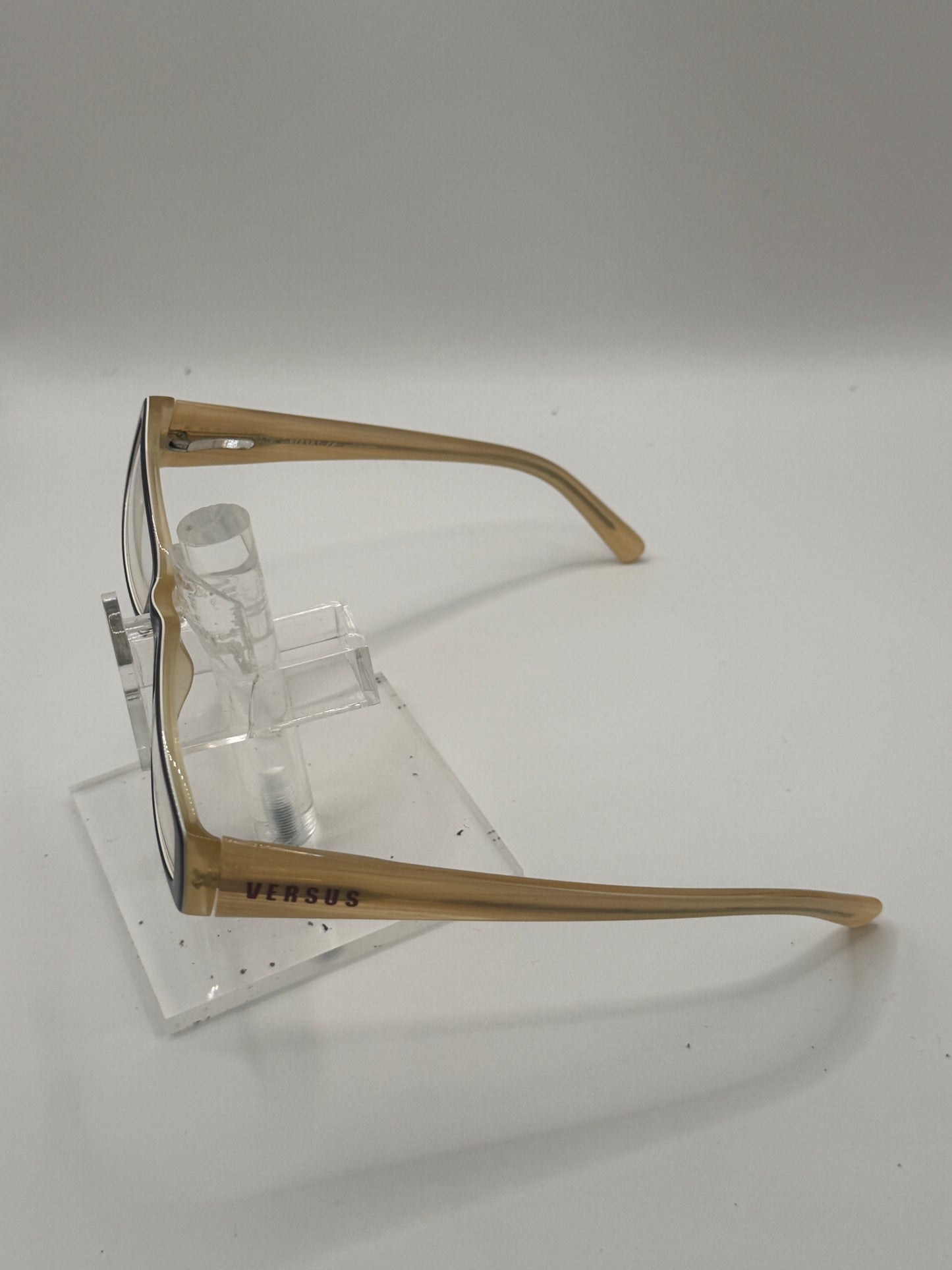 Versus 8065 Eyeglasses in color 601