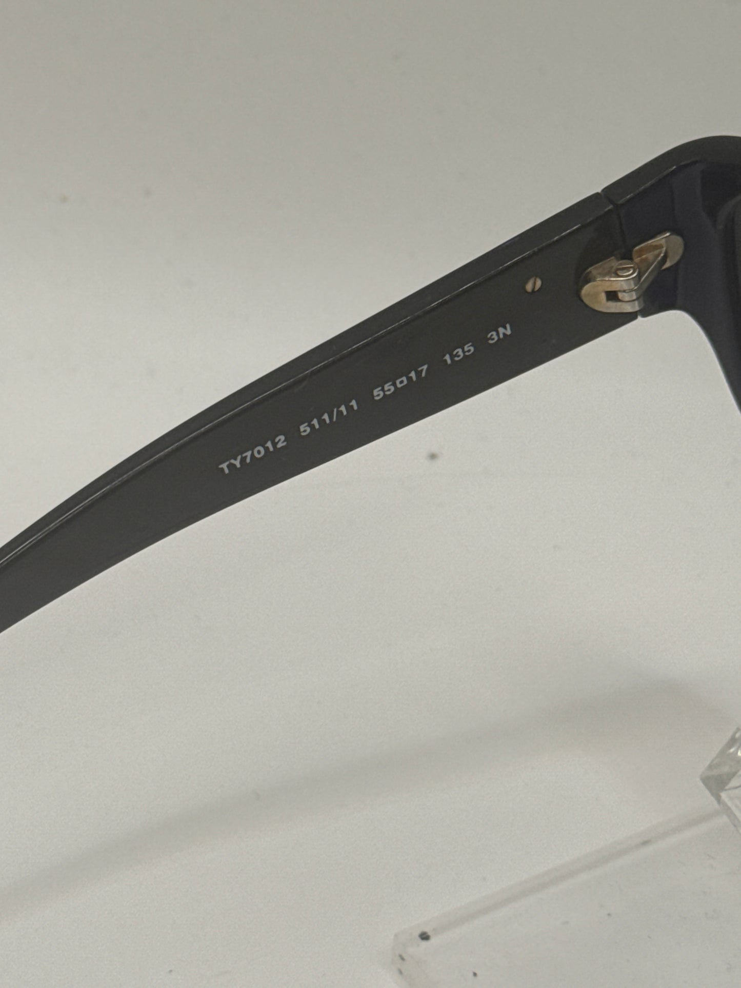 Tory Burch 7012 Sunglasses in color 51111