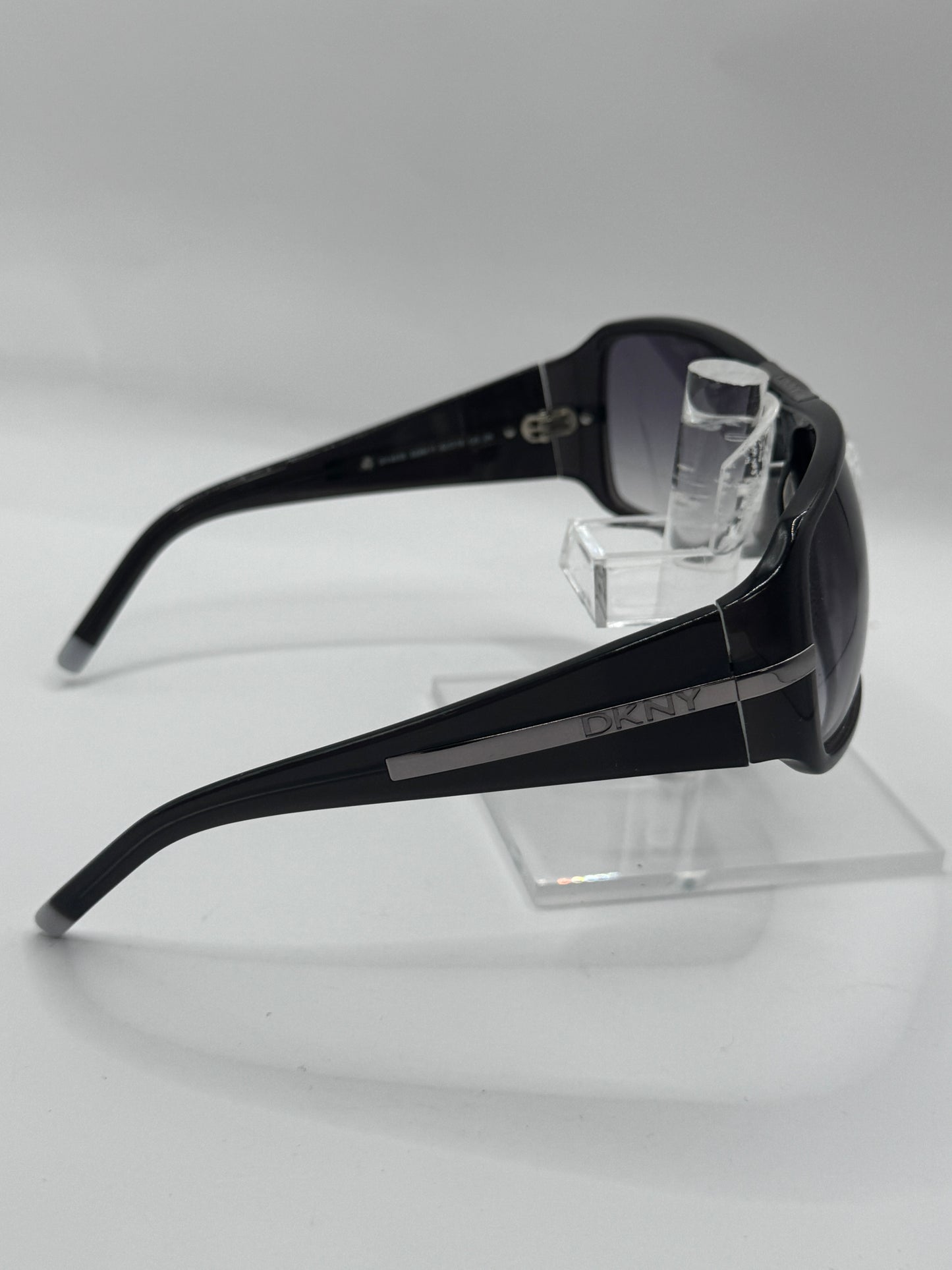 Dkny 4035 Sunglasses in color 329911