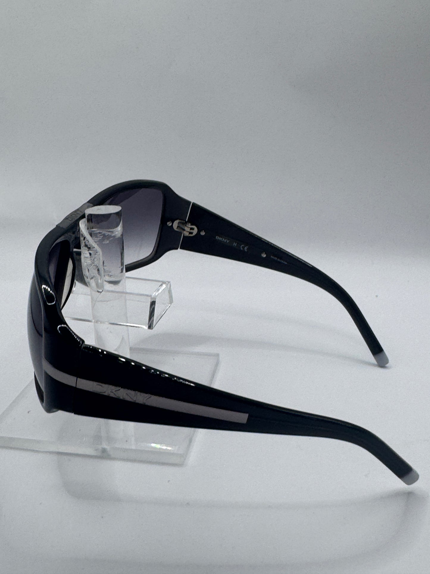 Dkny 4035 Sunglasses in color 329911
