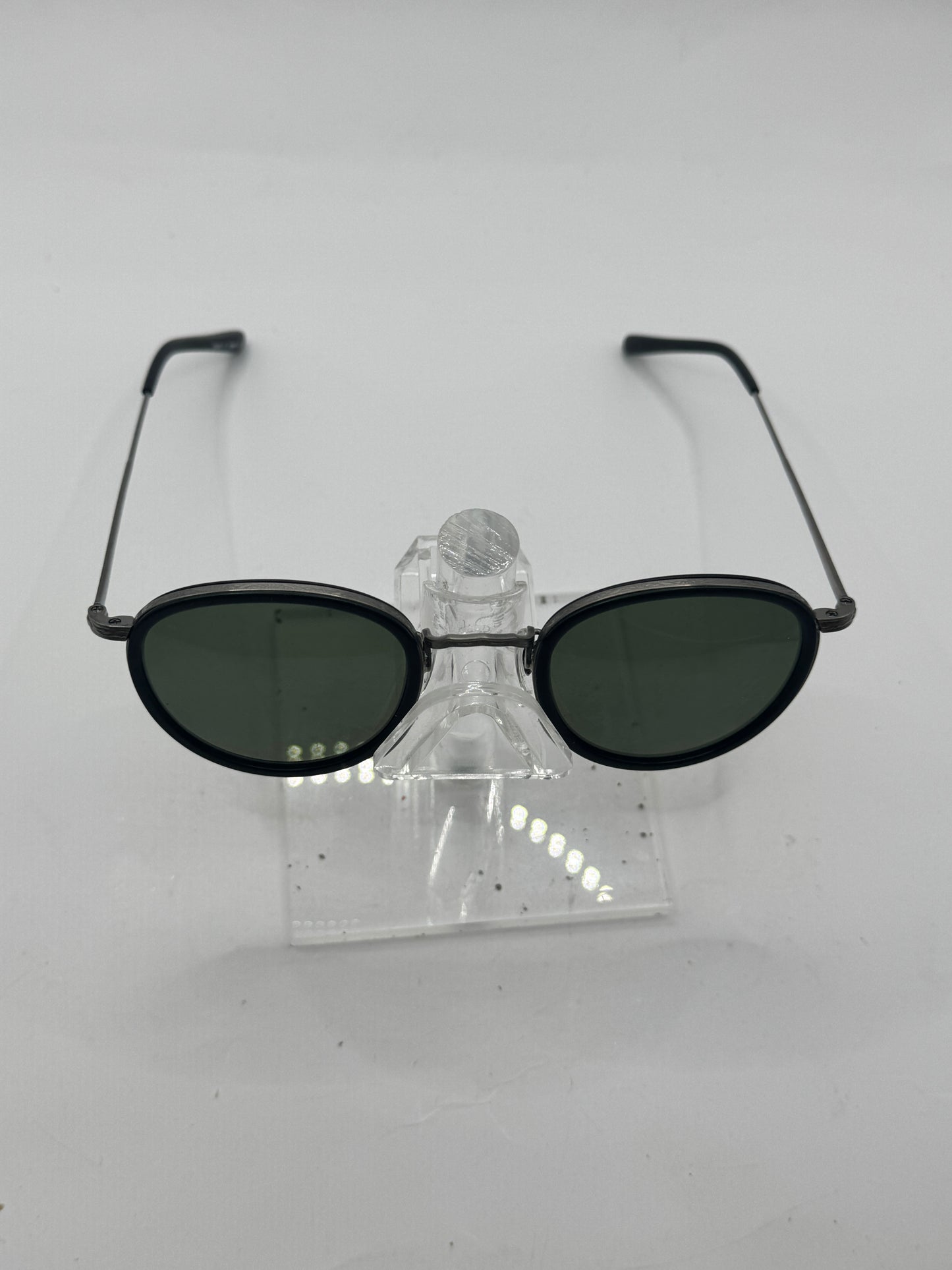 Oliver Peoples 1104 Sunglasses in color Mbk