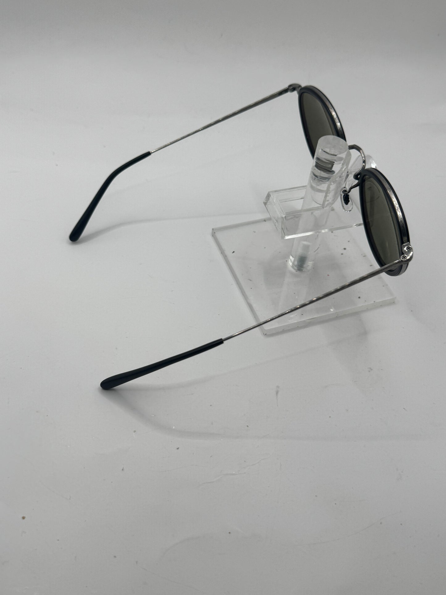 Oliver Peoples 1104 Sunglasses in color Mbk