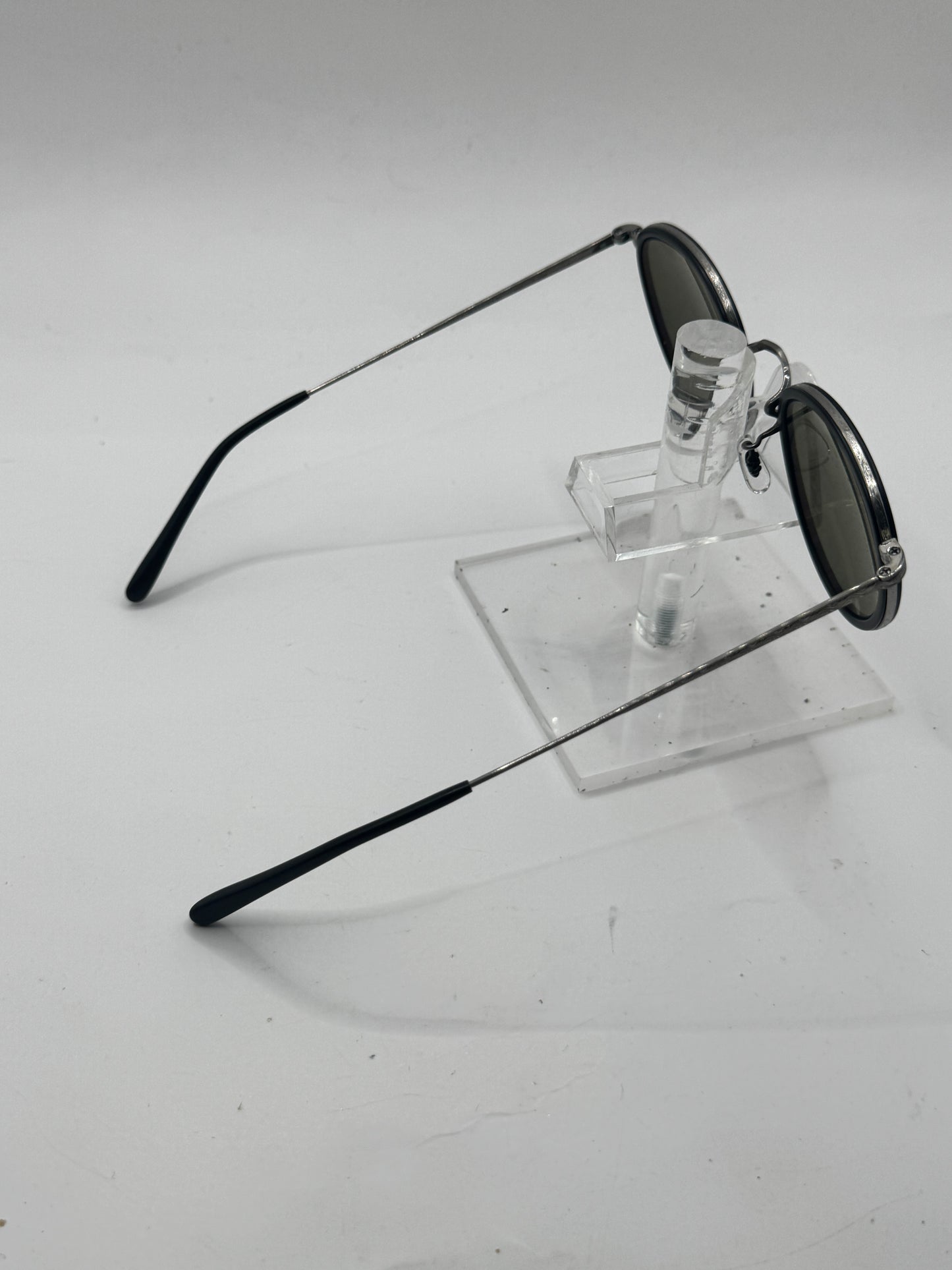 Oliver Peoples 1104 Sunglasses in color Mbk