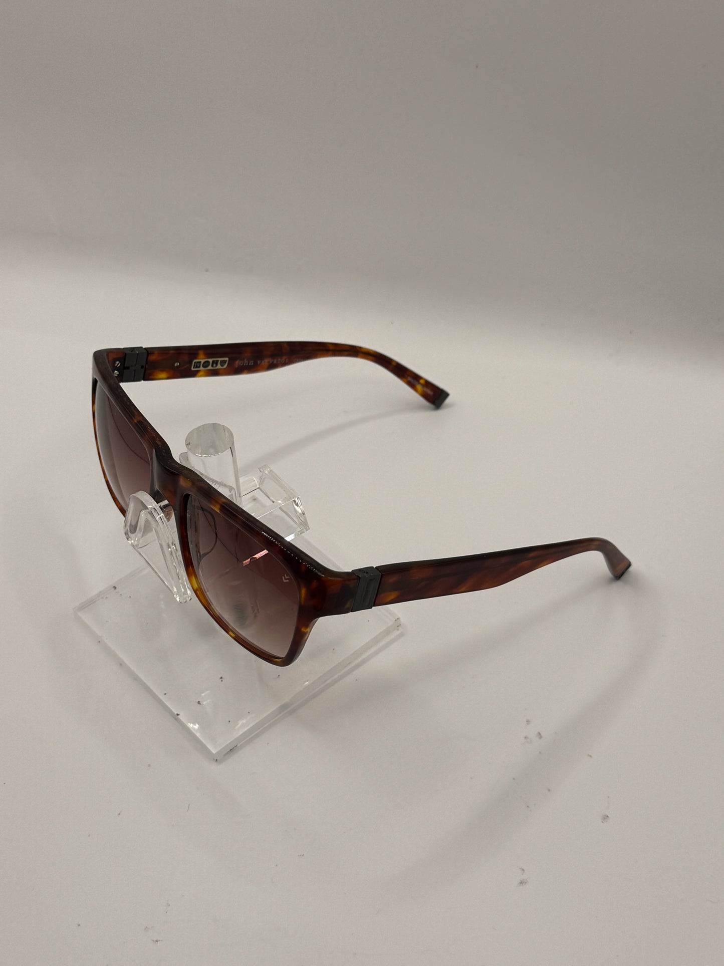 John Varvatos V768 Sunglasses in color Tortoise