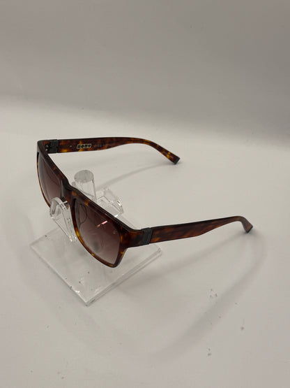 John Varvatos V768 Sunglasses in color Tortoise