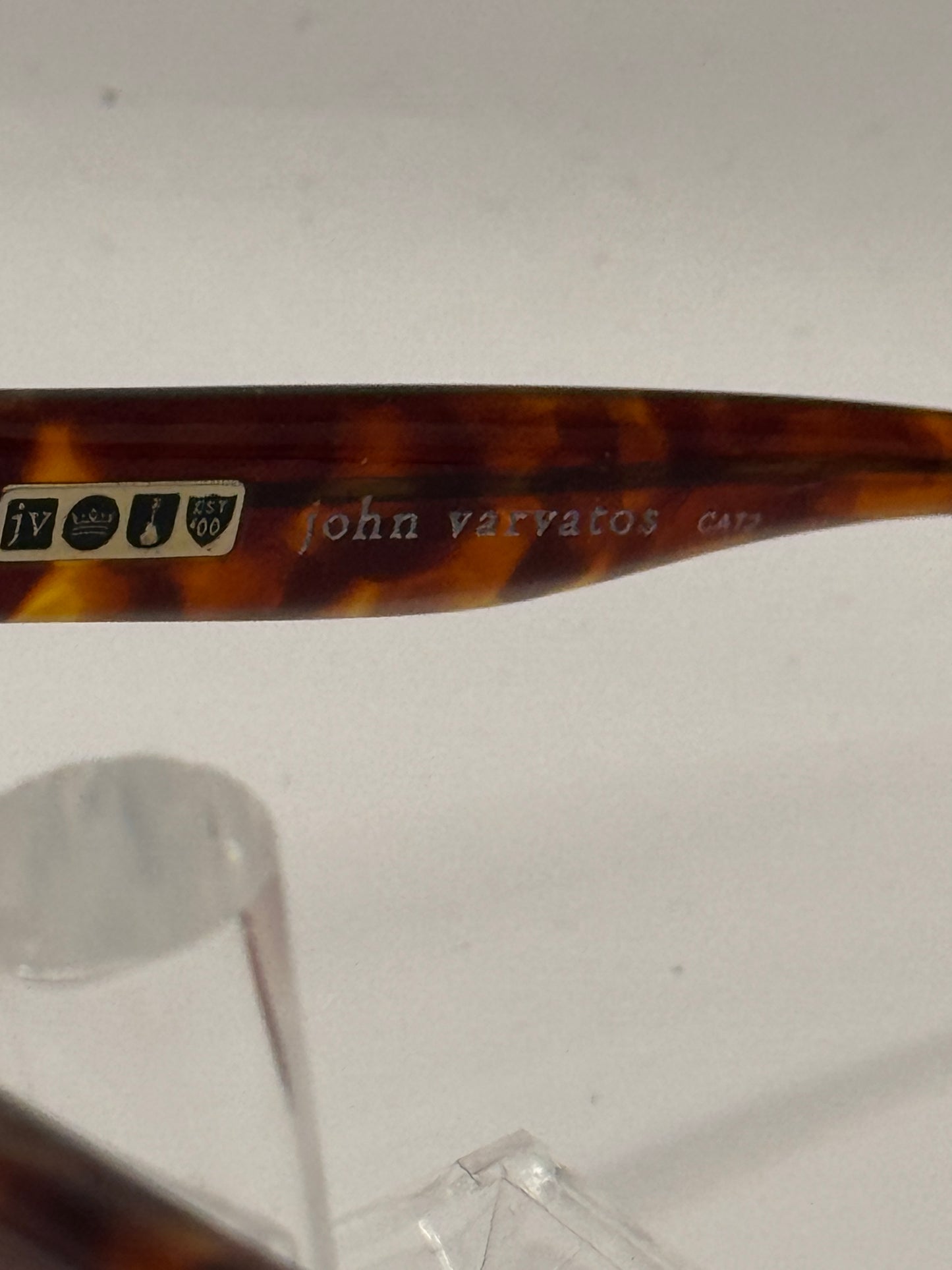 John Varvatos V768 Sunglasses in color Tortoise