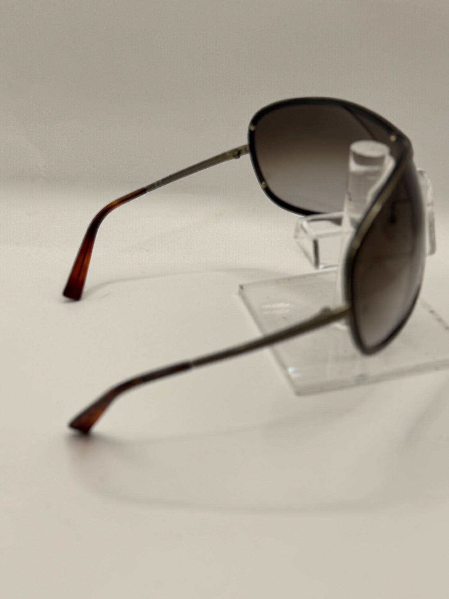 Giorgio Armani 562 Sunglasses in color Qnw9b