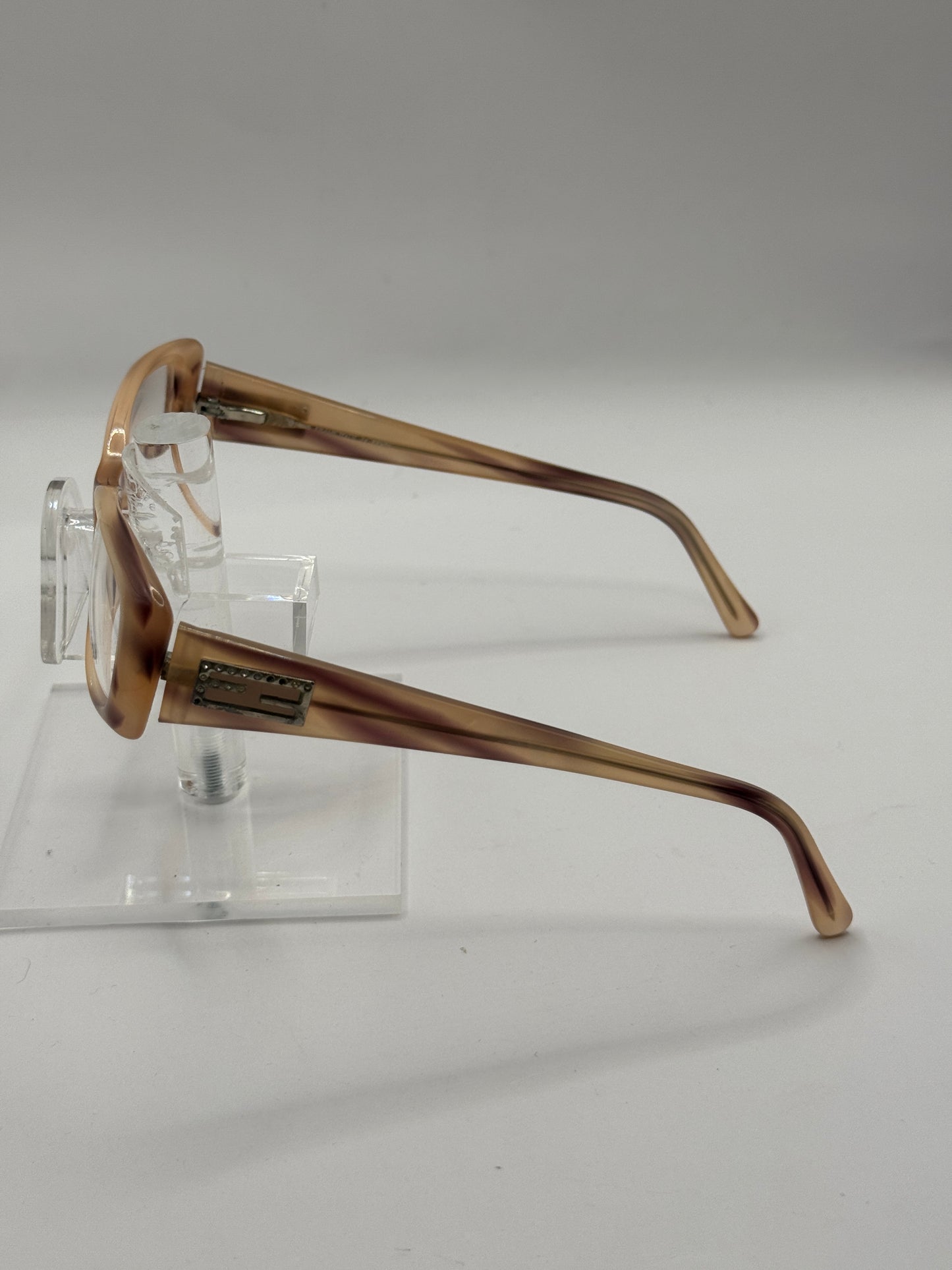 Fendi 716r Eyeglasses in color 650