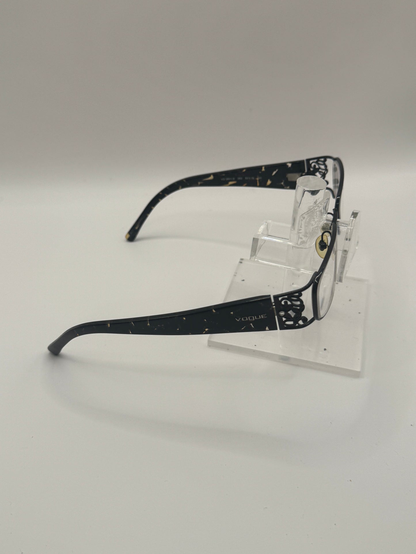 Vogue 3661b Eyeglasses in color 352